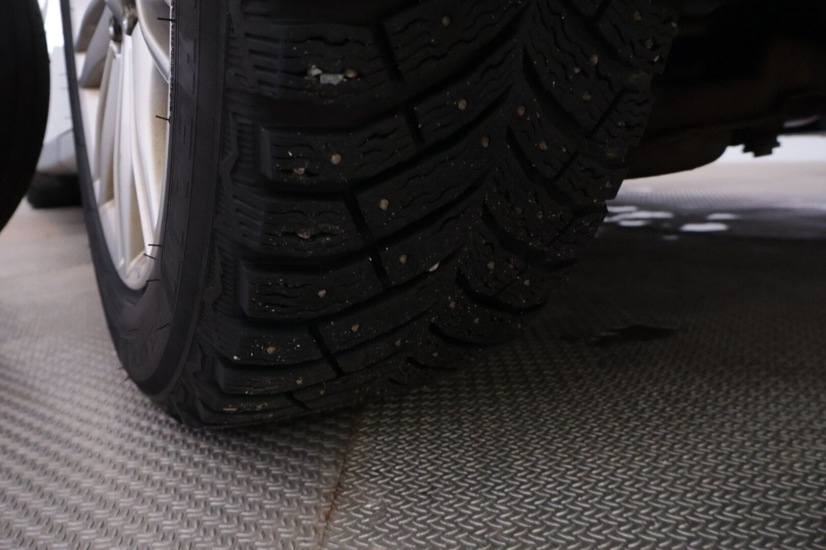 Ford C-Max 2016 Compact 1,0 EcoBoost 125 hv start/stop M6 Titanium *YritysOutlet - Myydään vain yrityksille* - * Suomi-auto / Koukku / Keyless / Sähkökontti /Jakopää tehty 2024 *