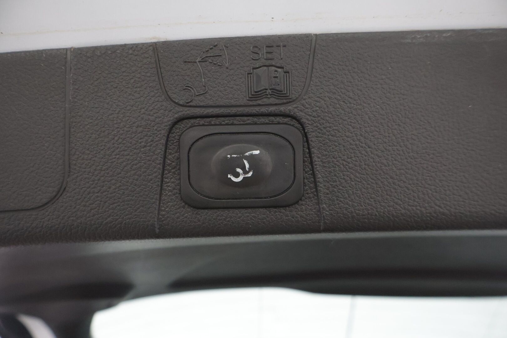 Ford C-Max 2016 Compact 1,0 EcoBoost 125 hv start/stop M6 Titanium *YritysOutlet - Myydään vain yrityksille* - * Suomi-auto / Koukku / Keyless / Sähkökontti /Jakopää tehty 2024 *