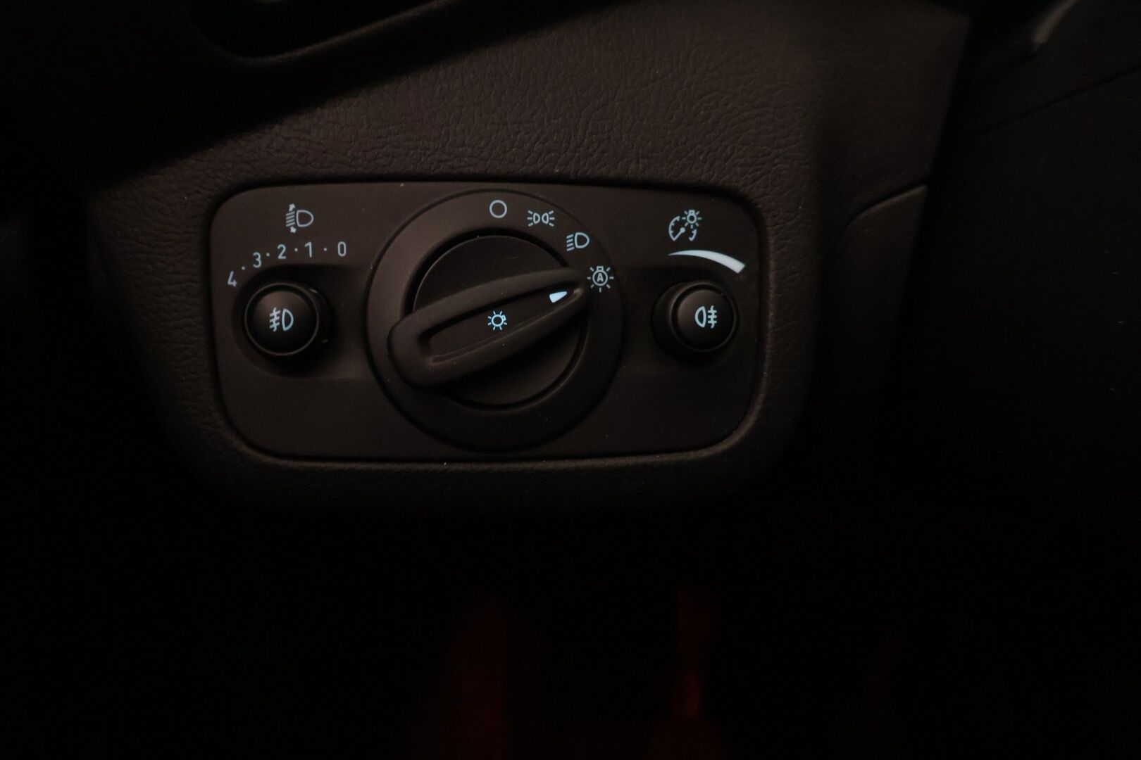 Ford C-Max 2016 Compact 1,0 EcoBoost 125 hv start/stop M6 Titanium *YritysOutlet - Myydään vain yrityksille* - * Suomi-auto / Koukku / Keyless / Sähkökontti /Jakopää tehty 2024 *