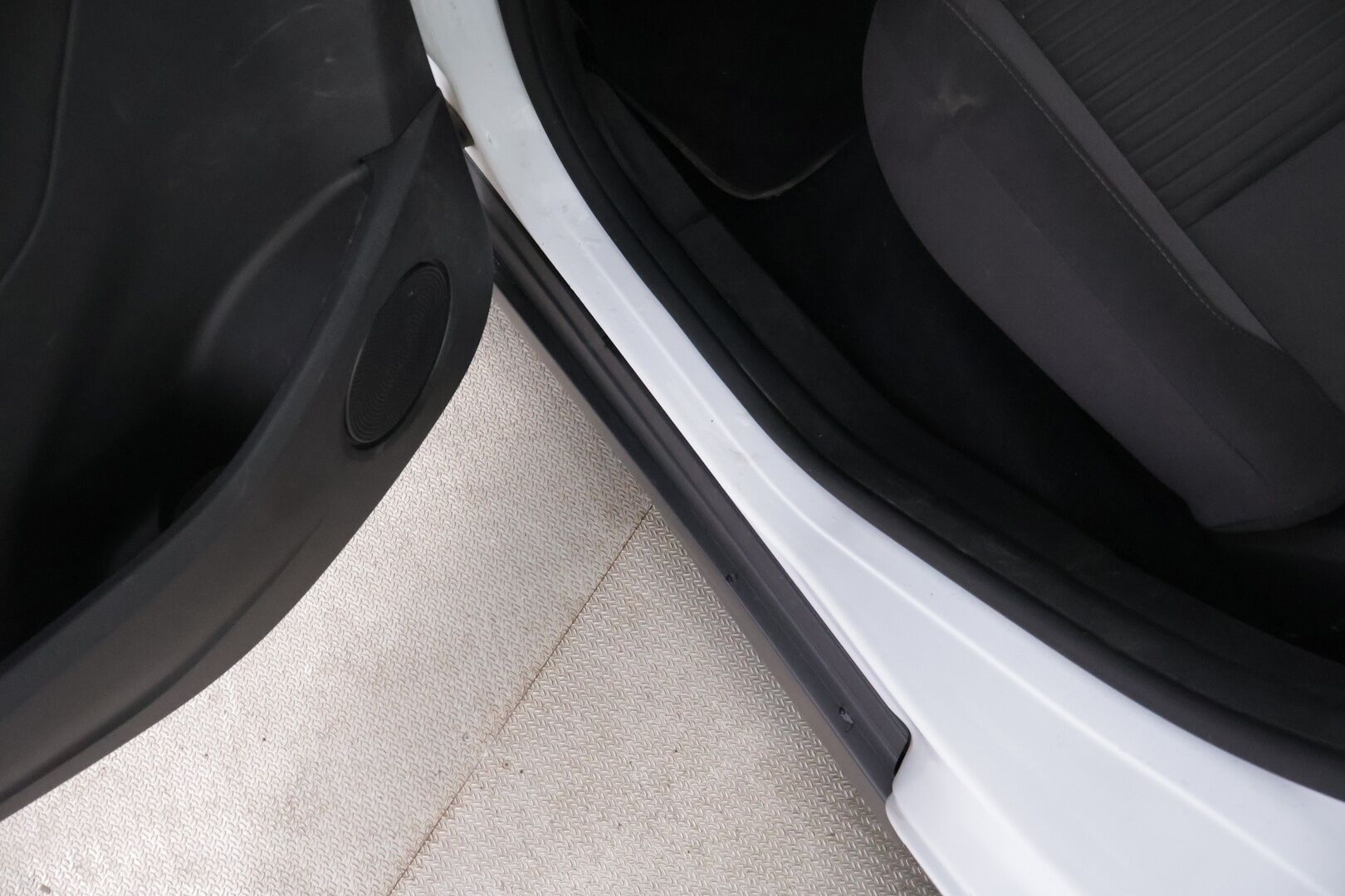 Ford C-Max 2016 Compact 1,0 EcoBoost 125 hv start/stop M6 Titanium *YritysOutlet - Myydään vain yrityksille* - * Suomi-auto / Koukku / Keyless / Sähkökontti /Jakopää tehty 2024 *