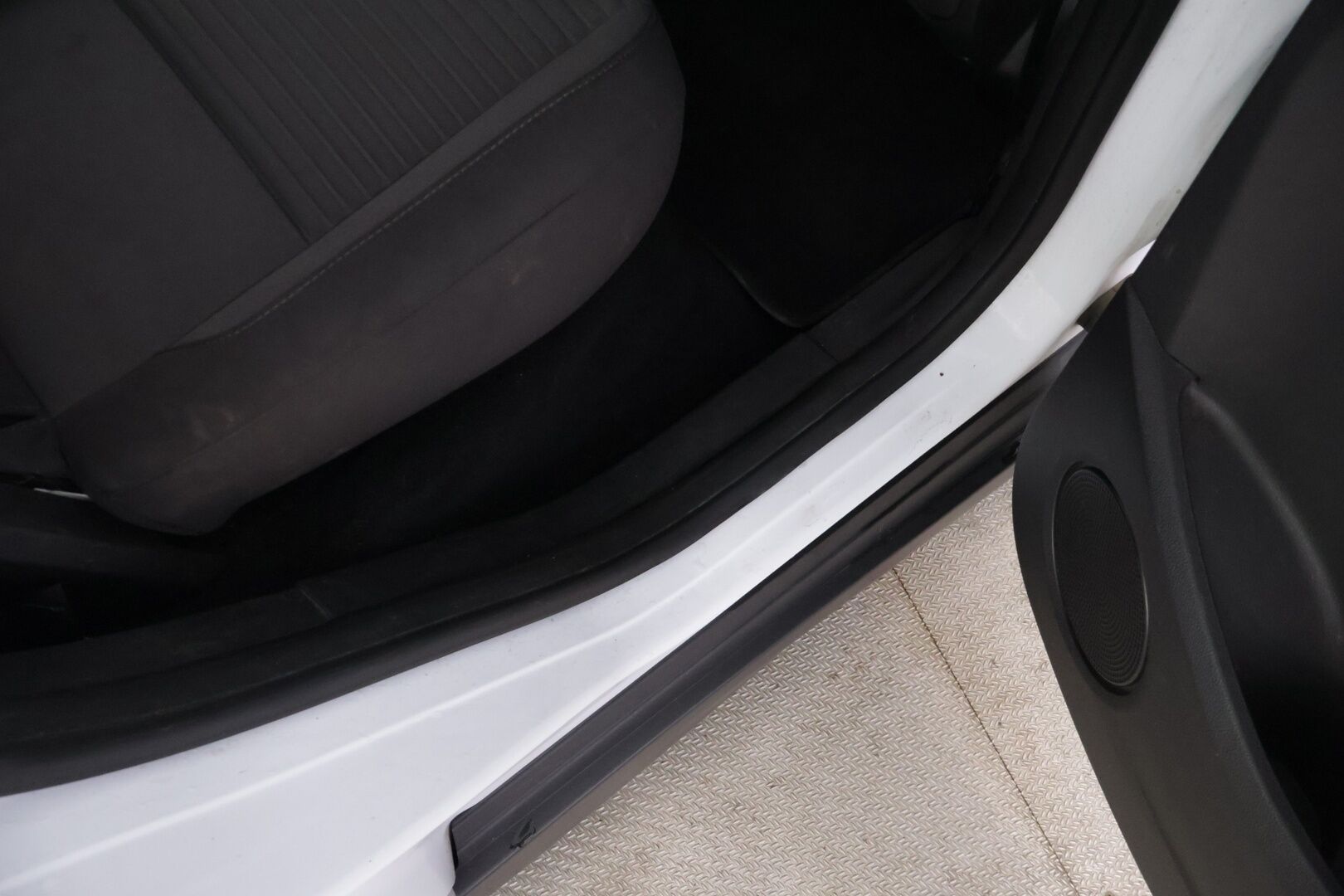 Ford C-Max 2016 Compact 1,0 EcoBoost 125 hv start/stop M6 Titanium *YritysOutlet - Myydään vain yrityksille* - * Suomi-auto / Koukku / Keyless / Sähkökontti /Jakopää tehty 2024 *