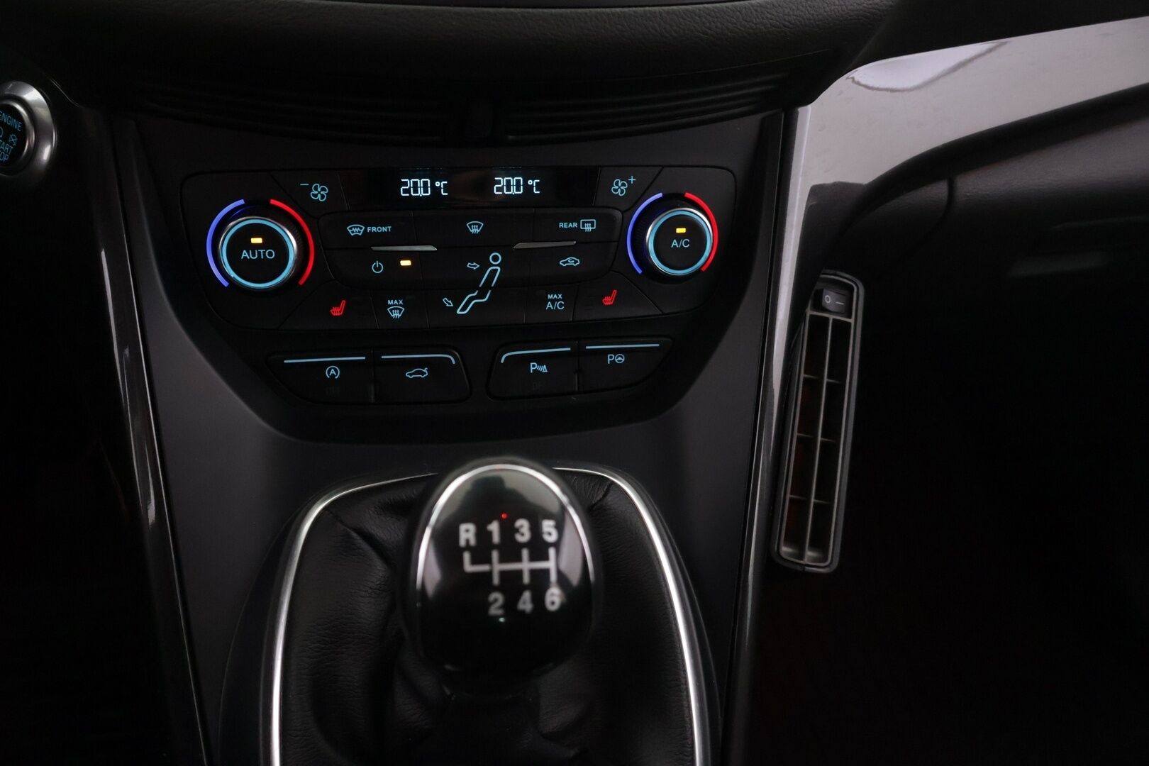 Ford C-Max 2016 Compact 1,0 EcoBoost 125 hv start/stop M6 Titanium *YritysOutlet - Myydään vain yrityksille* - * Suomi-auto / Koukku / Keyless / Sähkökontti /Jakopää tehty 2024 *