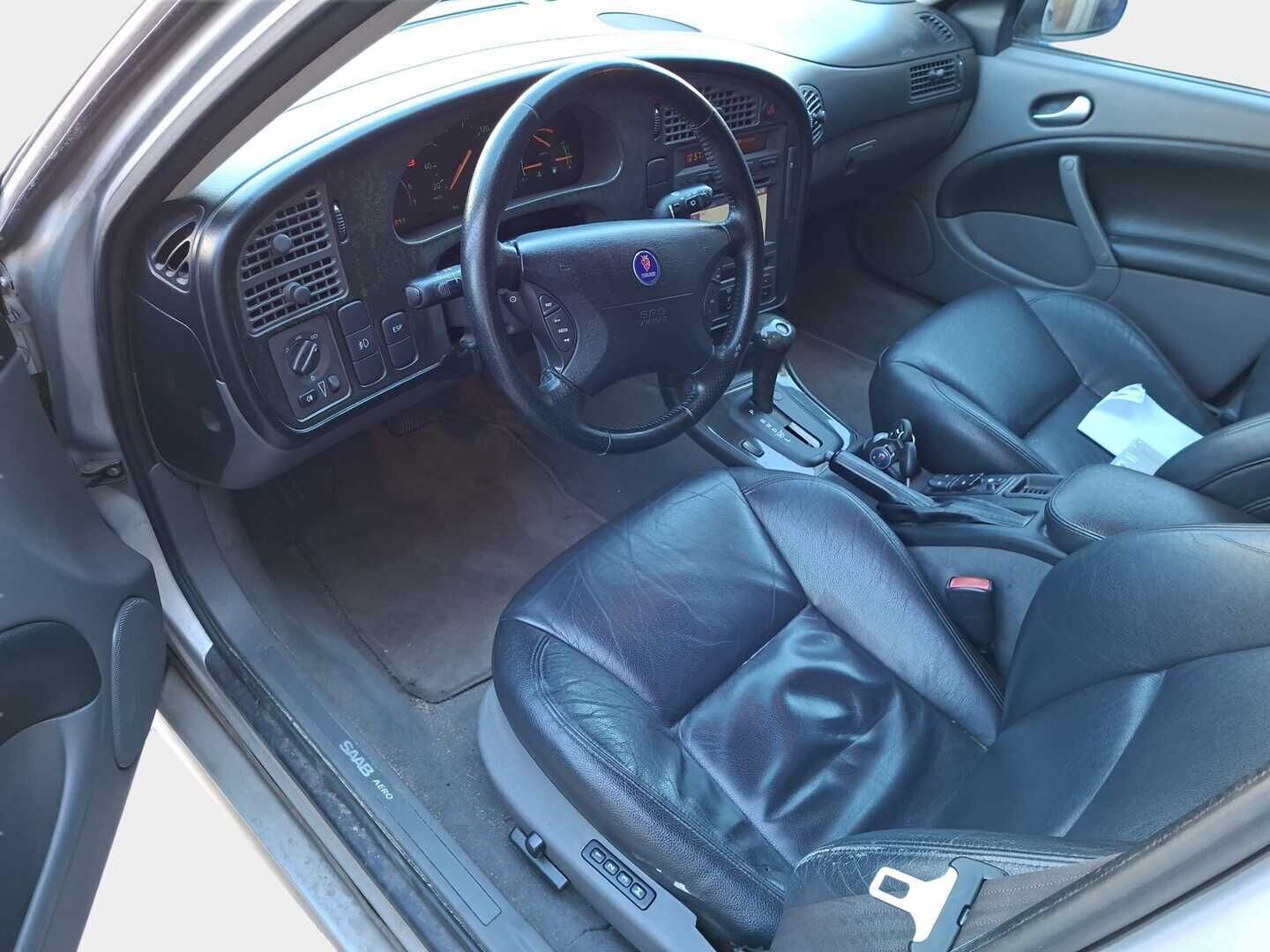 Saab 9-5 2005 Wagon Aero Sentronic ** Yritys Outlet - Myydään vain yrityksille ** Tehokas 250hv! / Muistipenkki / Nahat / Koukku ** - Pikkulaitolla upea klassikko hyvillä varusteilla! / Kahdet alumiinivanteet! - HULLUT AVAJAISHULINAT KORKOTARJOUS 3,29 %