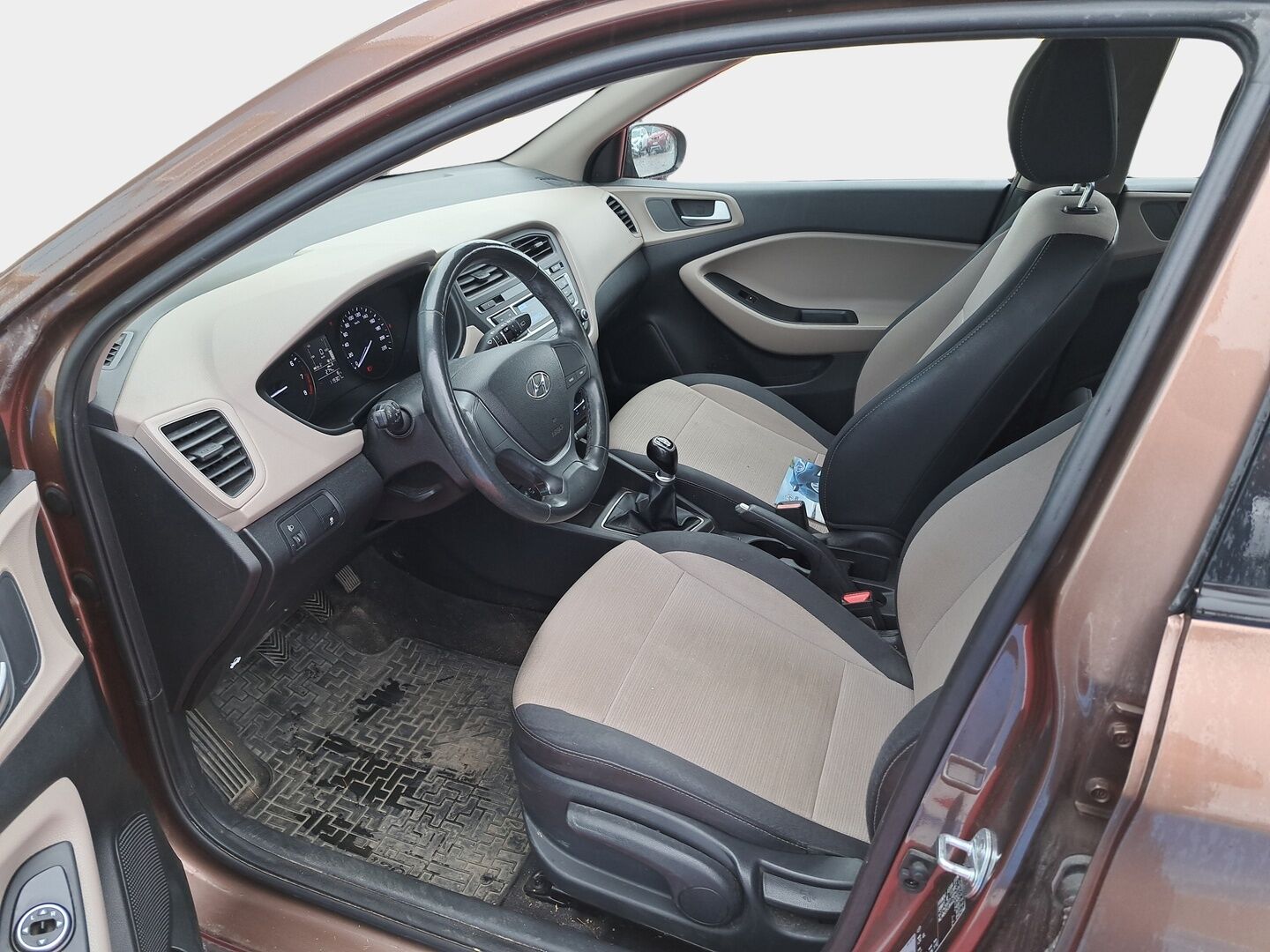 Hyundai i20 5d 2015 1,2 5MT Classic - Suomiauto | Ilmastointi | Lohko&Sisäpistoke | Ratinlämmitys | Ketju vaihdettu | Hyvin huollettu!