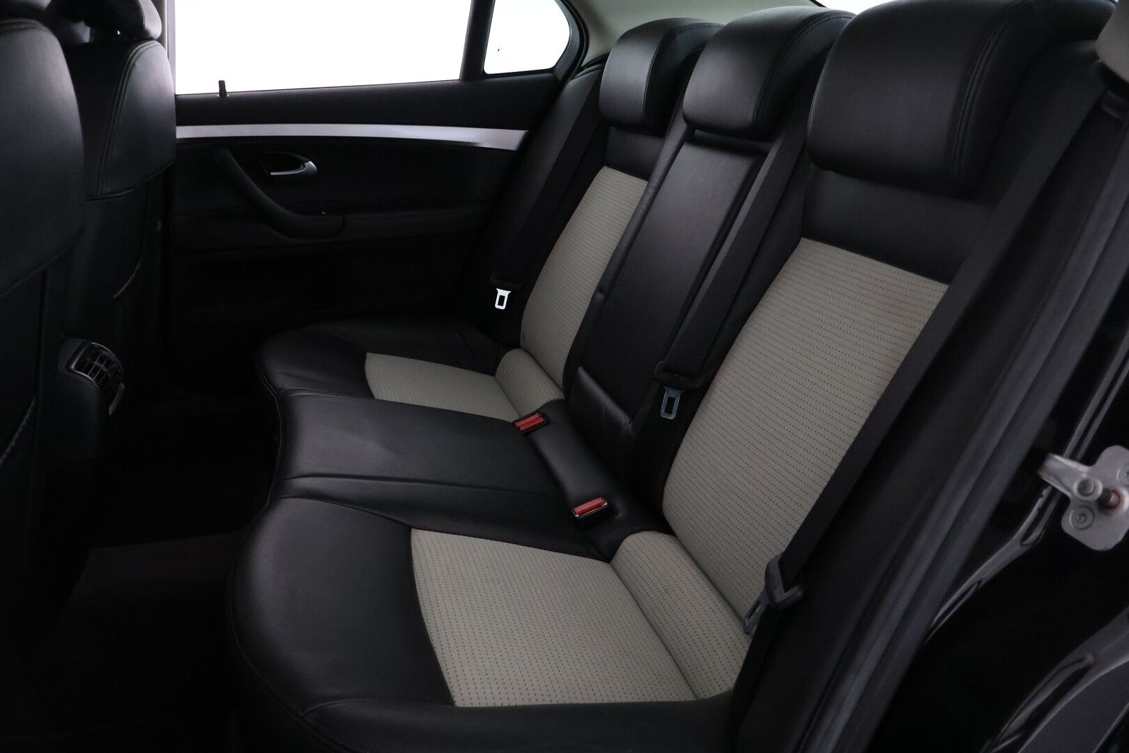 Saab 9-3 2008 Saab 9-3 Sedan (AA) 4ov 1998cm3 - Muistipenkki | Nahkasisusta | Lohko | Tutka | Vakkari | 2x laadukkaat merkkirenkaat aluvantein | Säännöllinen huoltohistoria! 