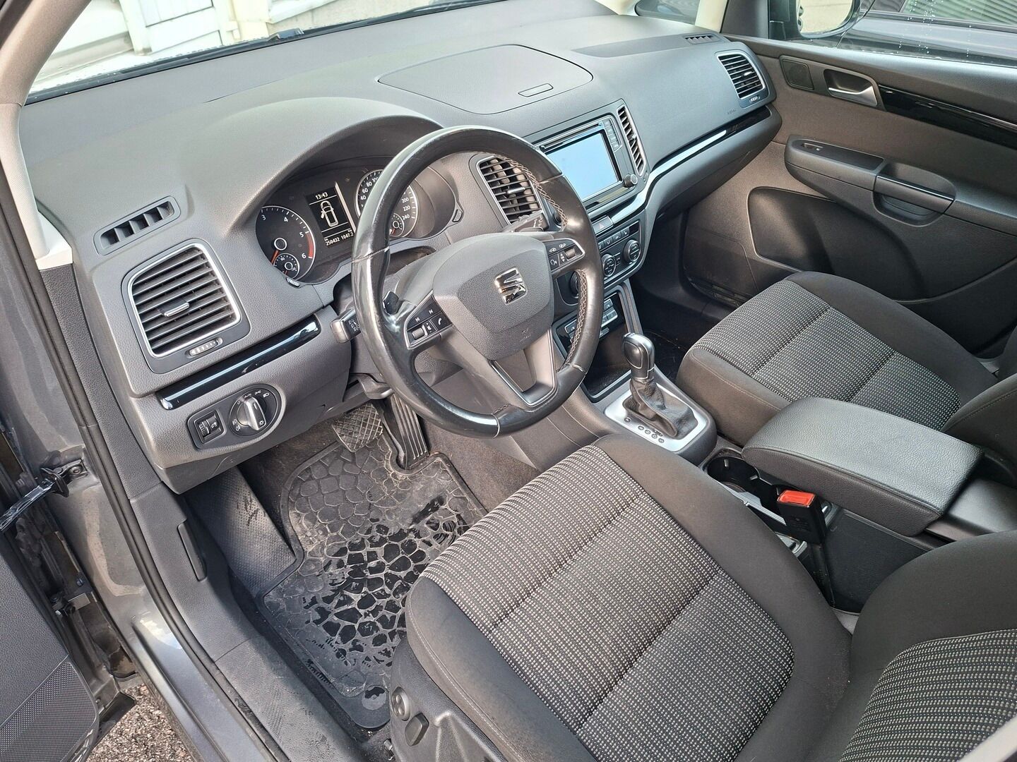 Seat Alhambra 2016 2,0 TDI 150 Style Business DSG - Suomiauto | Webasto | Koukku | Facelift | Sähköovet | 7P | Bi-Xenon | Lohko+sis | P.tutkat | Vakkari | Juuri Saapunut!