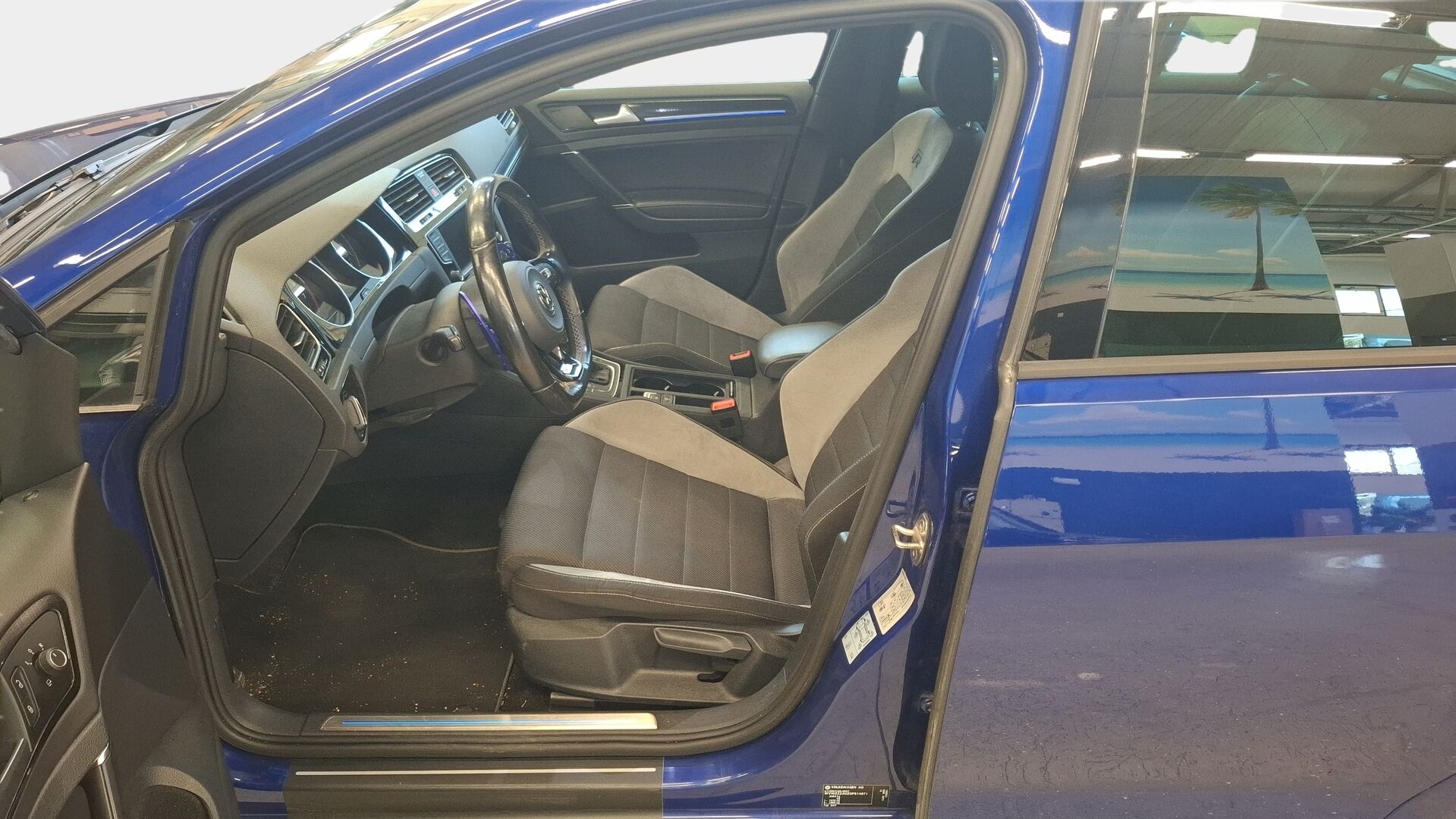 Volkswagen Golf 2016 Variant R 2,0 TSI 221 kW (300 hv) 4MOTION DSG-automaatti // ACC / Keyless / Lohko sis.haaralla / Bi-Xenon // - Erittäin hyvä huoltohistoria / Leimattu ja huollettu 7/2025