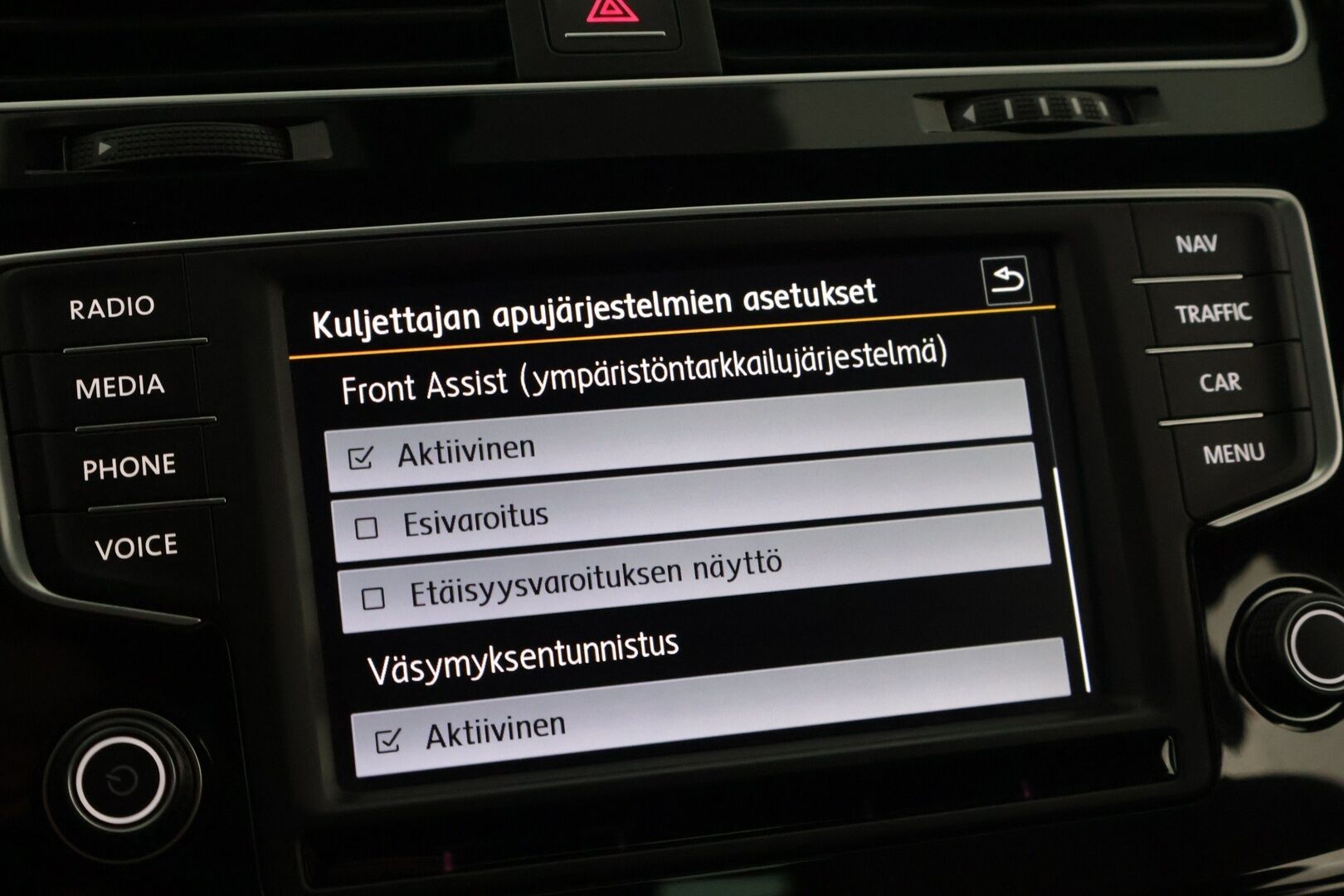Volkswagen Golf 2016 Variant R 2,0 TSI 221 kW (300 hv) 4MOTION DSG-automaatti // ACC / Keyless / Lohko sis.haaralla / Bi-Xenon // - Erittäin hyvä huoltohistoria / Leimattu ja huollettu 7/2025