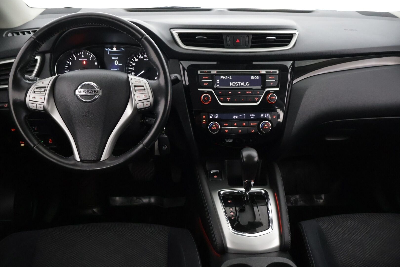 Nissan Qashqai 2015 DIG-T 115 Acenta 2WD Xtronic E6 Safety Pack** Koukku / CD-soittimella / Vakkari / Tutkat** - Kahdet hyvät renkaat / Kattava huolto historia / Juuri katsastettu