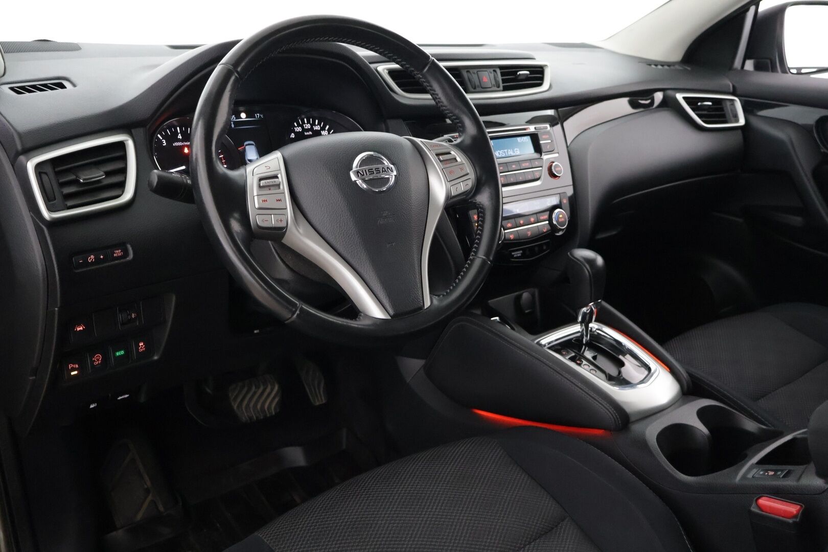 Nissan Qashqai 2015 DIG-T 115 Acenta 2WD Xtronic E6 Safety Pack** Koukku / CD-soittimella / Vakkari / Tutkat** - Kahdet hyvät renkaat / Kattava huolto historia / Juuri katsastettu