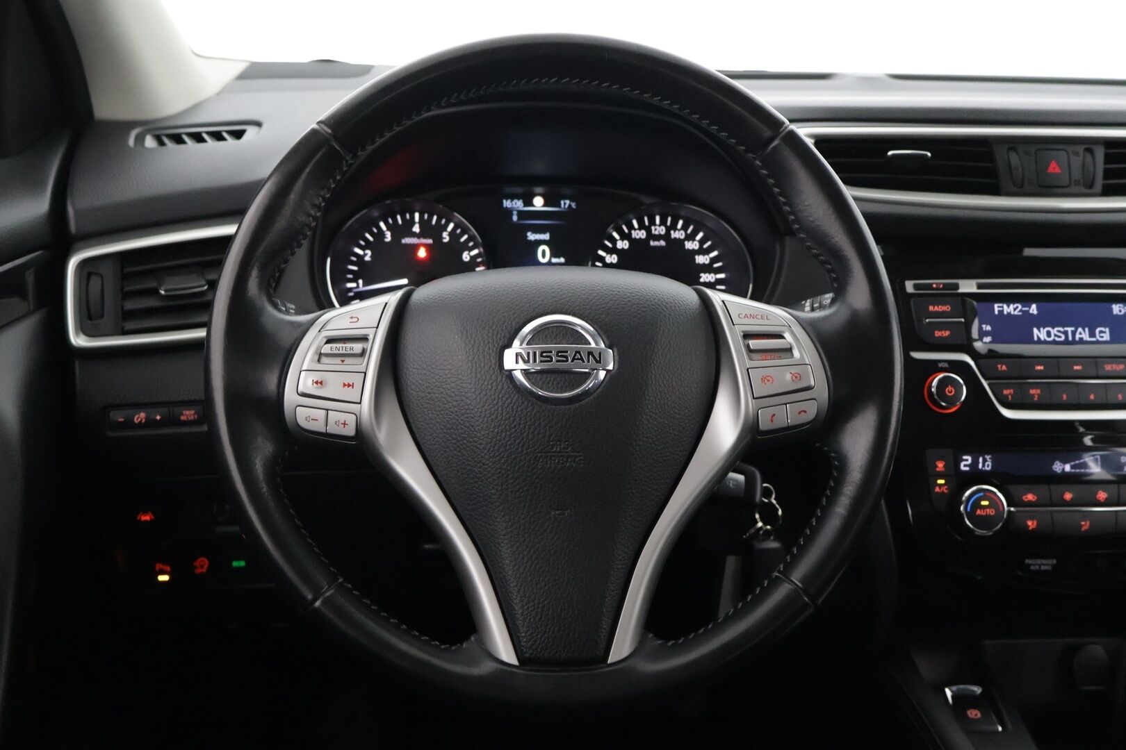 Nissan Qashqai 2015 DIG-T 115 Acenta 2WD Xtronic E6 Safety Pack** Koukku / CD-soittimella / Vakkari / Tutkat** - Kahdet hyvät renkaat / Kattava huolto historia / Juuri katsastettu