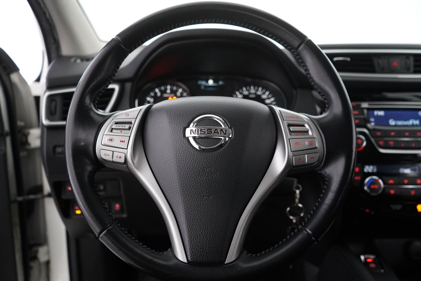 Nissan Qashqai 2015 DIG-T 115 Acenta 2WD Xtronic * -YritysOutlet - Myydään vain yrityksille * - Ketju vaihdettu 141tkm / Viimeisin huolto 153tkm / Katsastettu 10/25