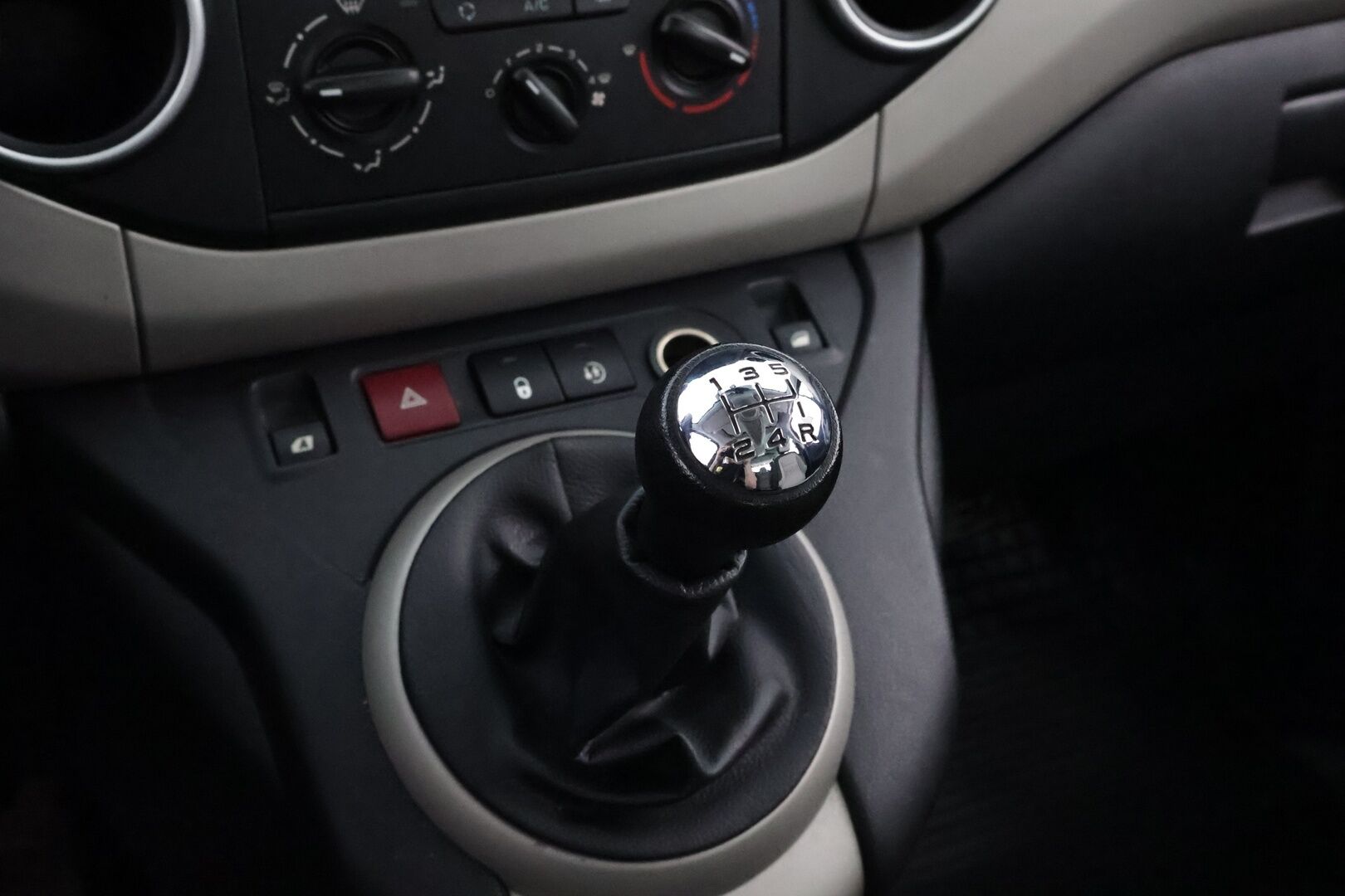 Citroen Berlingo Multispace 2015 BlueHDi 100 Feel - YritysOutlet - Myydään vain yrityksille - – Tämä auto myydään YritysOutlet -valikoimasta vain yritykselle