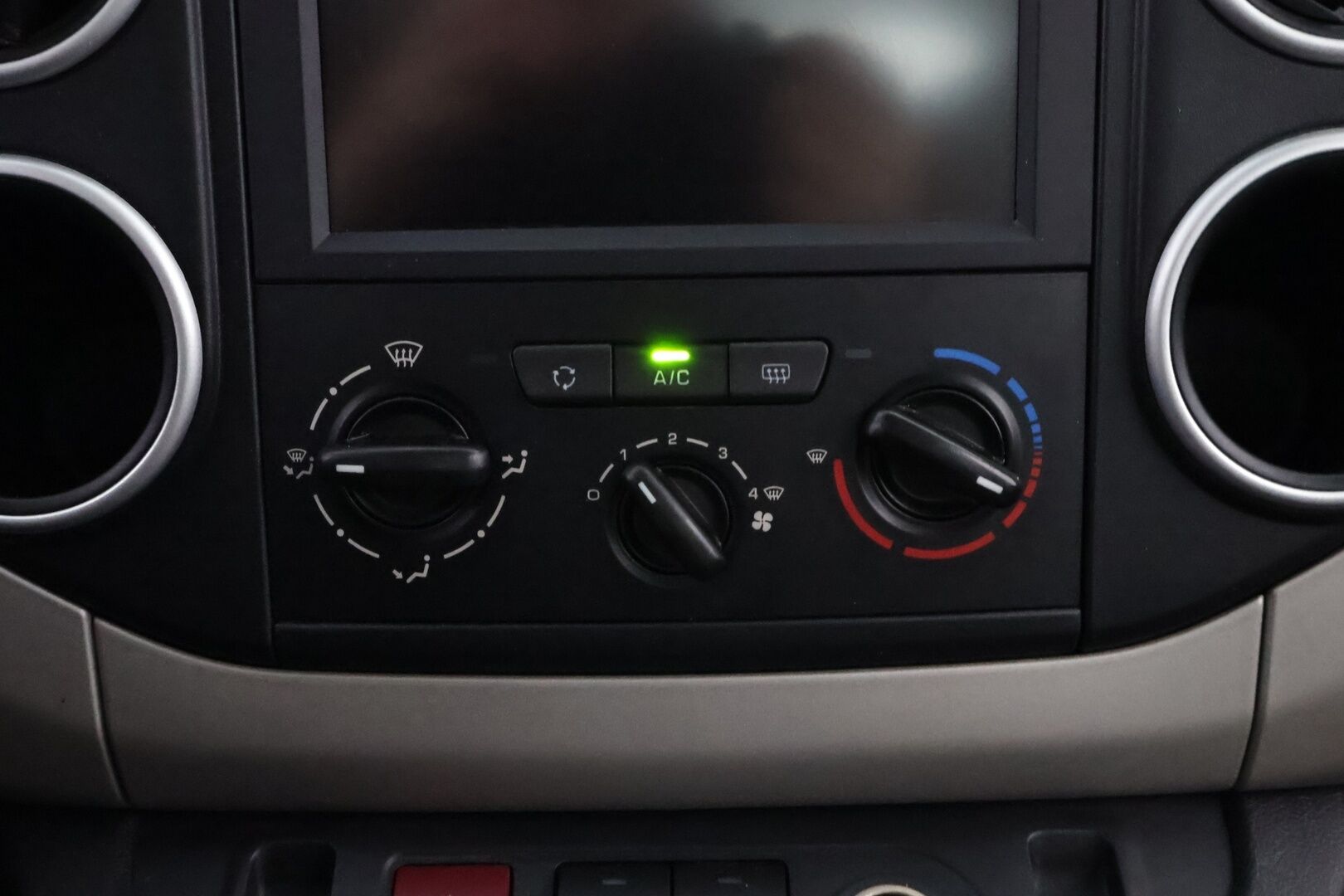 Citroen Berlingo Multispace 2015 BlueHDi 100 Feel - YritysOutlet - Myydään vain yrityksille - – Tämä auto myydään YritysOutlet -valikoimasta vain yritykselle