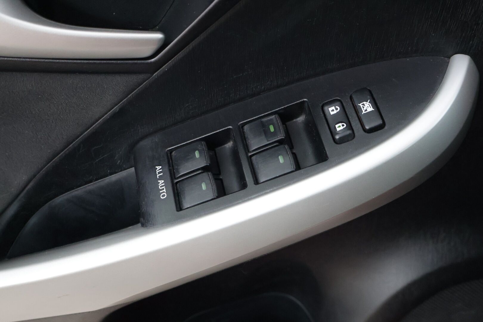 Toyota Prius 2016 Active *MYYDÄÄN HUUTOKAUPAT.COM*