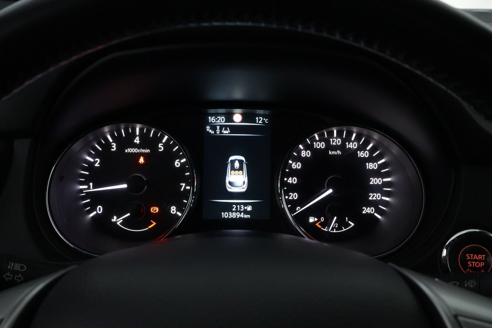 Nissan Qashqai 2015 DIG-T 115 Business 360 2WD 6M/T E6 Alcantara *Suomiauto / 360-Kamera / Lohko&Sisä / BLIS / Nahka-Alcantara / Vakkari - Lämm.Tuulilasi / LED-Lisävalo / Ketju tehty!