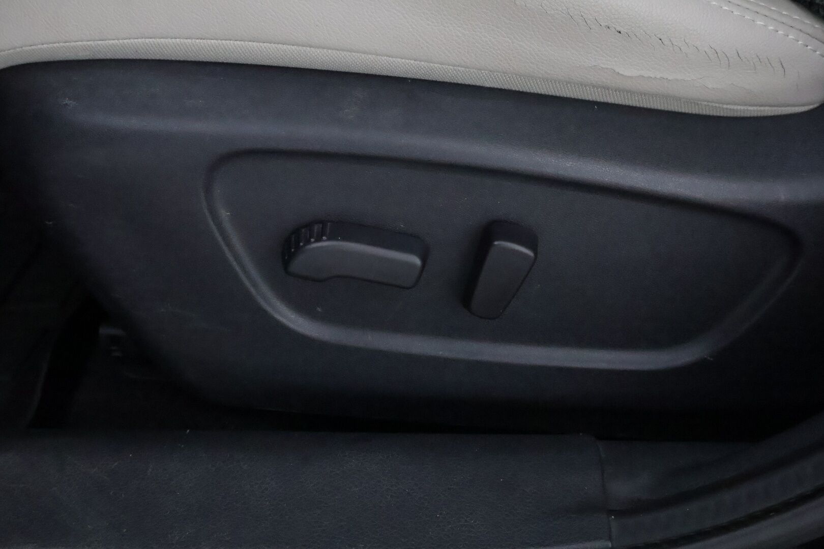 Nissan Qashqai 2015 DIG-T 115 Business 360 2WD 6M/T E6 Alcantara *Suomiauto / 360-Kamera / Lohko&Sisä / BLIS / Nahka-Alcantara / Vakkari - Lämm.Tuulilasi / LED-Lisävalo / Ketju tehty!