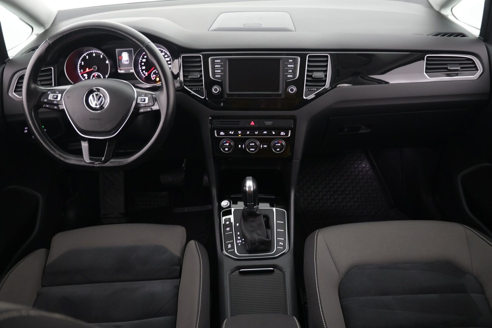 Volkswagen Golf Sportsvan 2015 Highline 1,4 TSI 92 kW (125 hv) BlueMotion Technology / ACC / Pa-Lämmitin / Ergo-active Penkki - Siisti yksilö! / Hyvin huollettu / Hyvät varusteet ! 