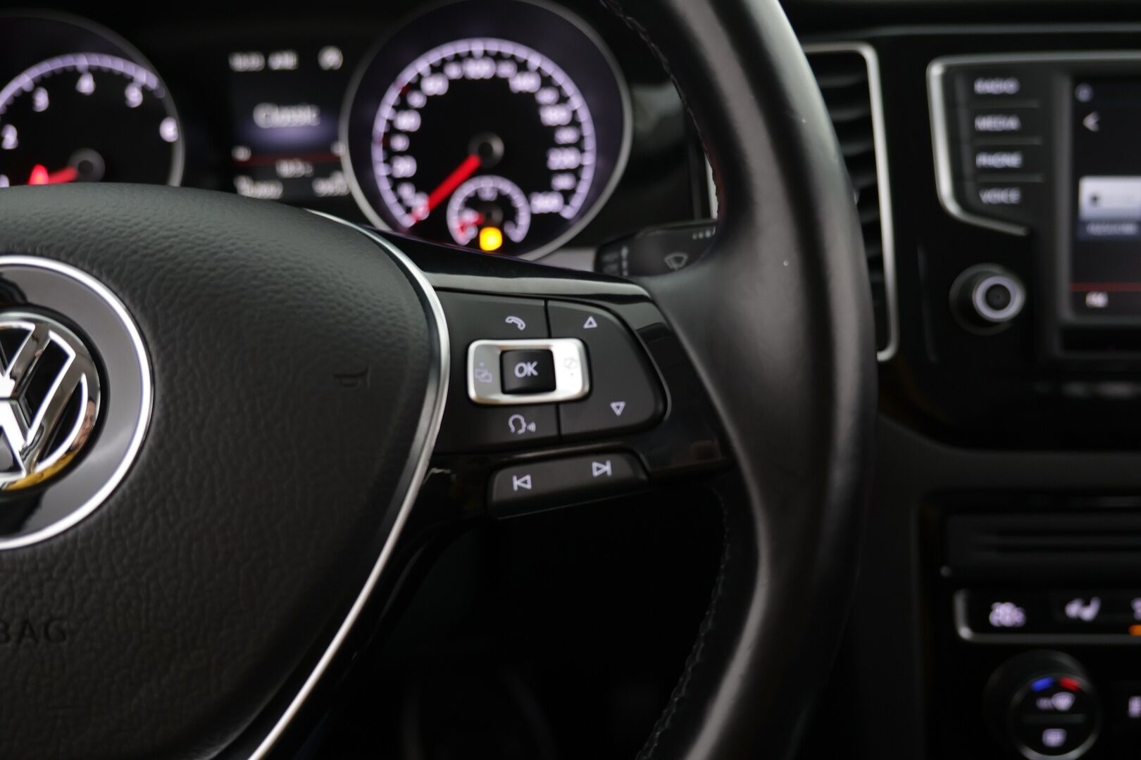 Volkswagen Golf Sportsvan 2015 Highline 1,4 TSI 92 kW (125 hv) BlueMotion Technology / ACC / Pa-Lämmitin / Ergo-active Penkki - Siisti yksilö! / Hyvin huollettu / Hyvät varusteet ! 