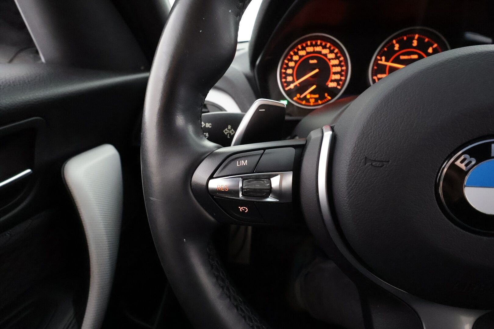 BMW 120 2016 F20 Hatchback 120d A xDrive Edition M Sport * Vakkari / P.tutkat / Hifi / Koukku / LED / Sporttipenkit / Ratinlämmitin * - Suomi-auto / Kahdet renkaat aluvanteilla