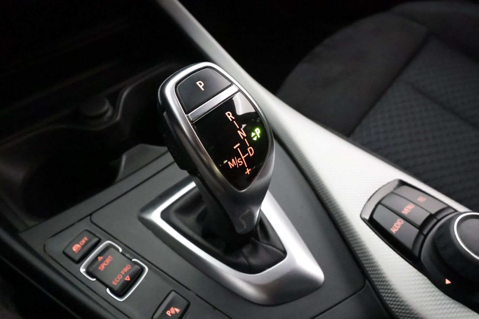 BMW 120 2016 F20 Hatchback 120d A xDrive Edition M Sport * Vakkari / P.tutkat / Hifi / Koukku / LED / Sporttipenkit / Ratinlämmitin * - Suomi-auto / Kahdet renkaat aluvanteilla