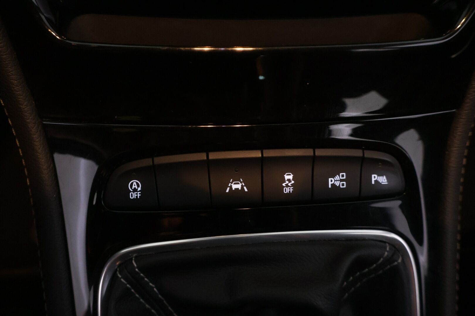 Opel Astra 2016 Sports Tourer Innovation 1,4 Turbo ecoFLEX Start/Stop 110kW MT6 - *Suomi-auto | tutkat edessä ja takana | LED-ajovalot | ohjauspyörän lämmitys | sähkötoiminen takaluukku | 2x renkaat & vanteet*