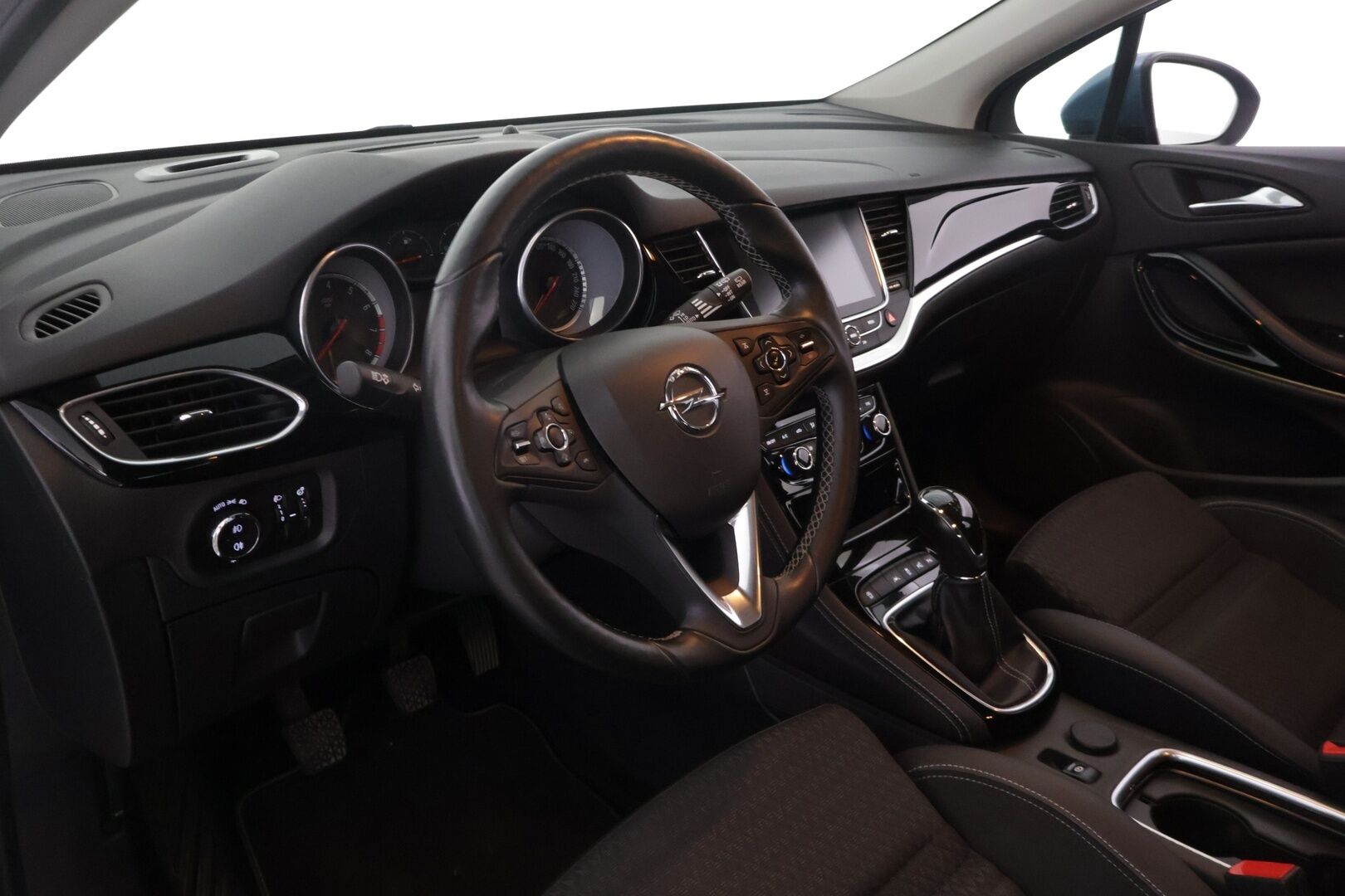 Opel Astra 2016 Sports Tourer Innovation 1,4 Turbo ecoFLEX Start/Stop 110kW MT6 - *Suomi-auto | tutkat edessä ja takana | LED-ajovalot | ohjauspyörän lämmitys | sähkötoiminen takaluukku | 2x renkaat & vanteet*