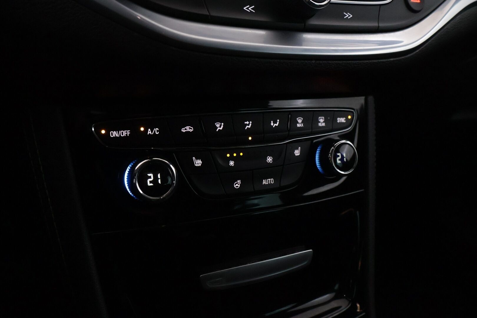 Opel Astra 2016 Sports Tourer Innovation 1,4 Turbo ecoFLEX Start/Stop 110kW MT6 - | Keyless | BLIS | Lohko+sisä | Tutkat | P-kamera | Osanahat | Sähkökontti | 