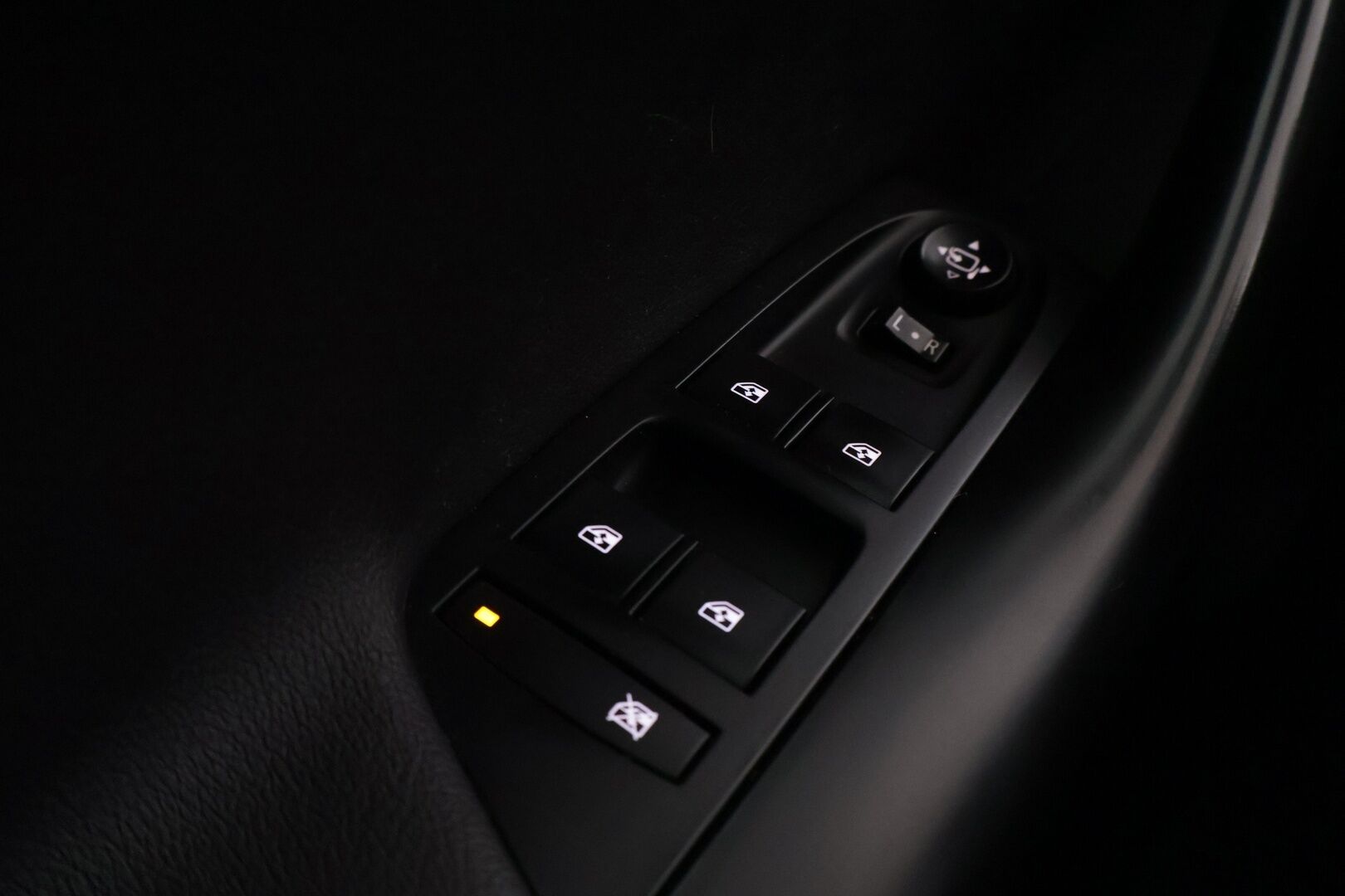 Opel Astra 2016 Sports Tourer Innovation 1,4 Turbo ecoFLEX Start/Stop 110kW MT6 - | Keyless | BLIS | Lohko+sisä | Tutkat | P-kamera | Osanahat | Sähkökontti | 