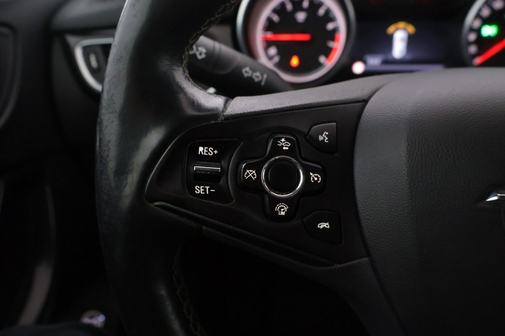 Opel Astra 2016 Sports Tourer Innovation 1,4 Turbo ecoFLEX Start/Stop 110kW MT6 - | Keyless | BLIS | Lohko+sisä | Tutkat | P-kamera | Osanahat | Sähkökontti | 