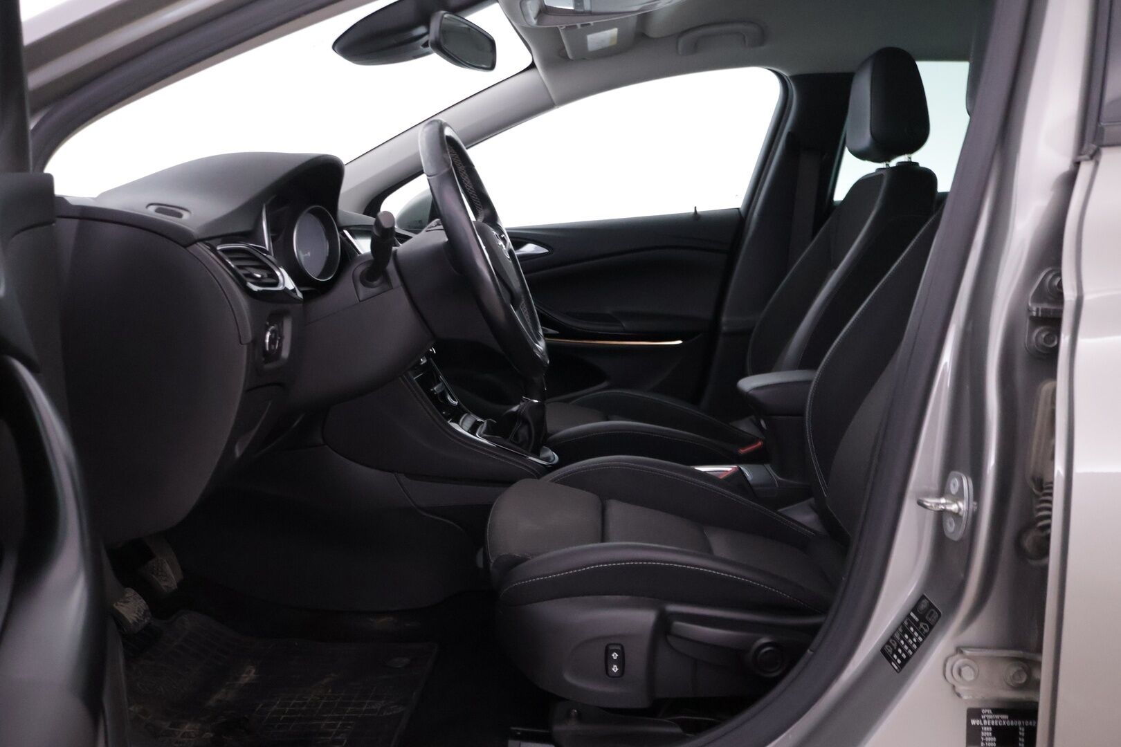 Opel Astra 2016 Sports Tourer Innovation 1,4 Turbo ecoFLEX Start/Stop 110kW MT6 - | Keyless | BLIS | Lohko+sisä | Tutkat | P-kamera | Osanahat | Sähkökontti | 