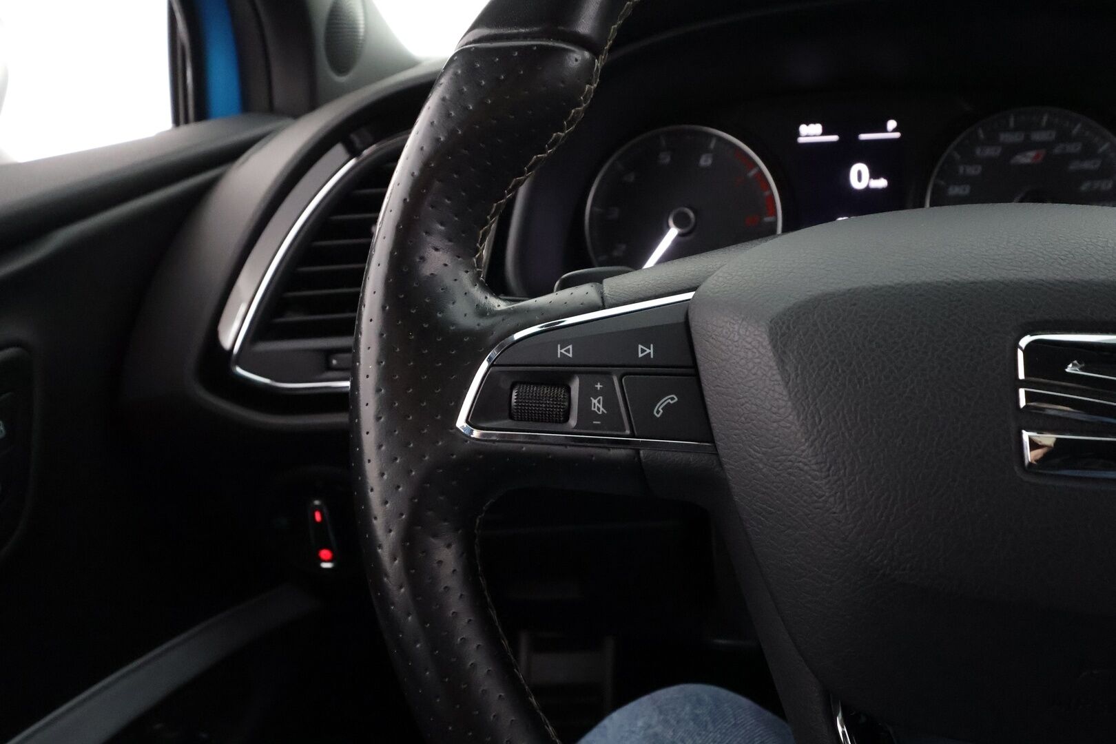 Seat Leon 2016 2,0 TSI 290 Cupra DSG - | Vakkari | Webasto | LED | P.Kamera | Sähköpenkki | Apple&Android | Suomi-auto | Kahdet Renkaat |
