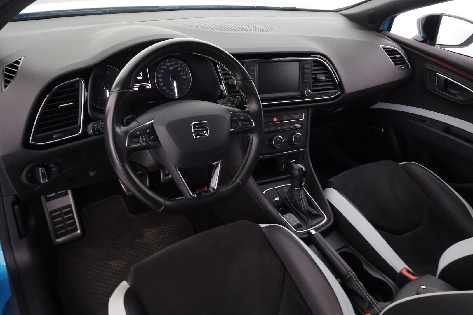 Seat Leon 2016 2,0 TSI 290 Cupra DSG - | Vakkari | Webasto | LED | P.Kamera | Sähköpenkki | Apple&Android | Suomi-auto | Kahdet Renkaat |