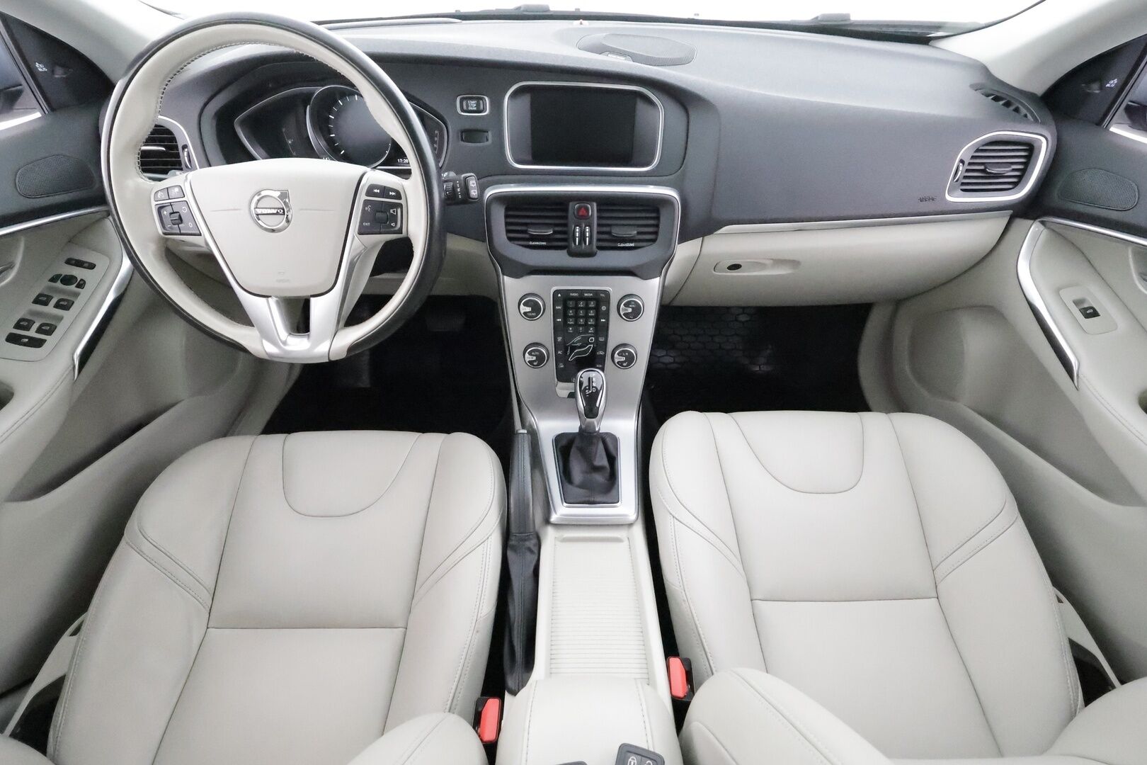 Volvo V40 2017 T3 Business Inscription aut * Lasikatto / Webasto / ACC /  Xenon / P.Kamera / Kaistavahti / Nahkaverhoilu / Keyless * - Suomi-auto / Kahdet renkaat aluvanteilla / Merkkihuollot