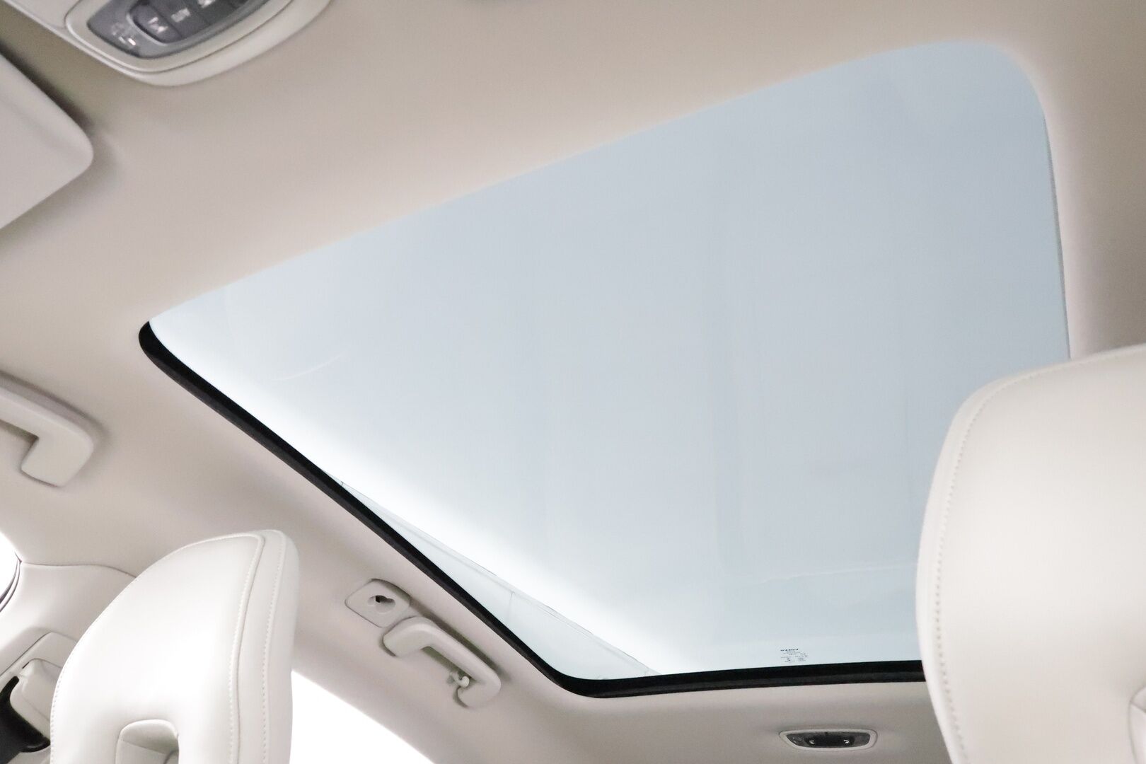 Volvo V40 2017 T3 Business Inscription aut * Lasikatto / Webasto / ACC /  Xenon / P.Kamera / Kaistavahti / Nahkaverhoilu / Keyless * - Suomi-auto / Kahdet renkaat aluvanteilla / Merkkihuollot