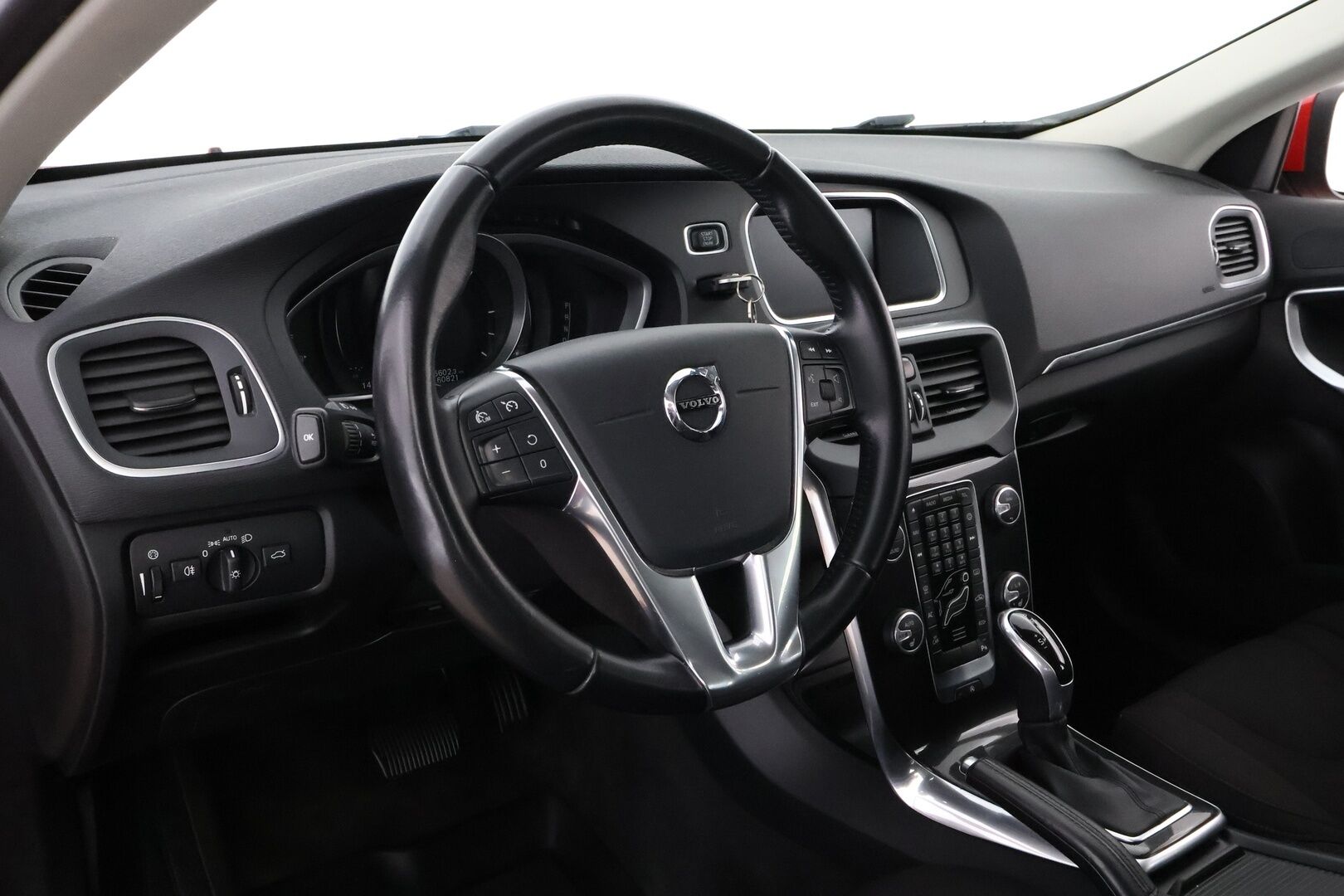 Volvo V40 2016 D2 Business aut  * Webasto / Navi / LED / Volvo High Perf. / P.Tutka * - Suomiauto / Jakopää juuri tehty! / 2x Renkaat! - HULLU BLACKWEEK KORKOTARJOUS 2,49%