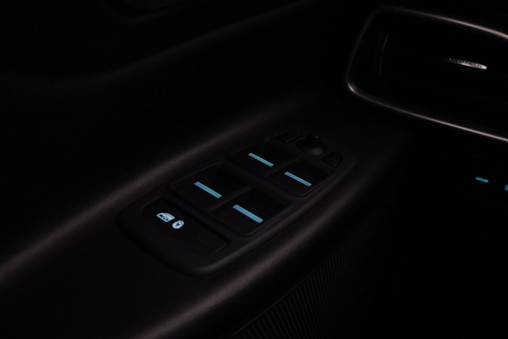 Jaguar XE 2016 E-Performance Pure Plus Aut *Myydään huutokaupat.com* - Myydään huutokaupat.com