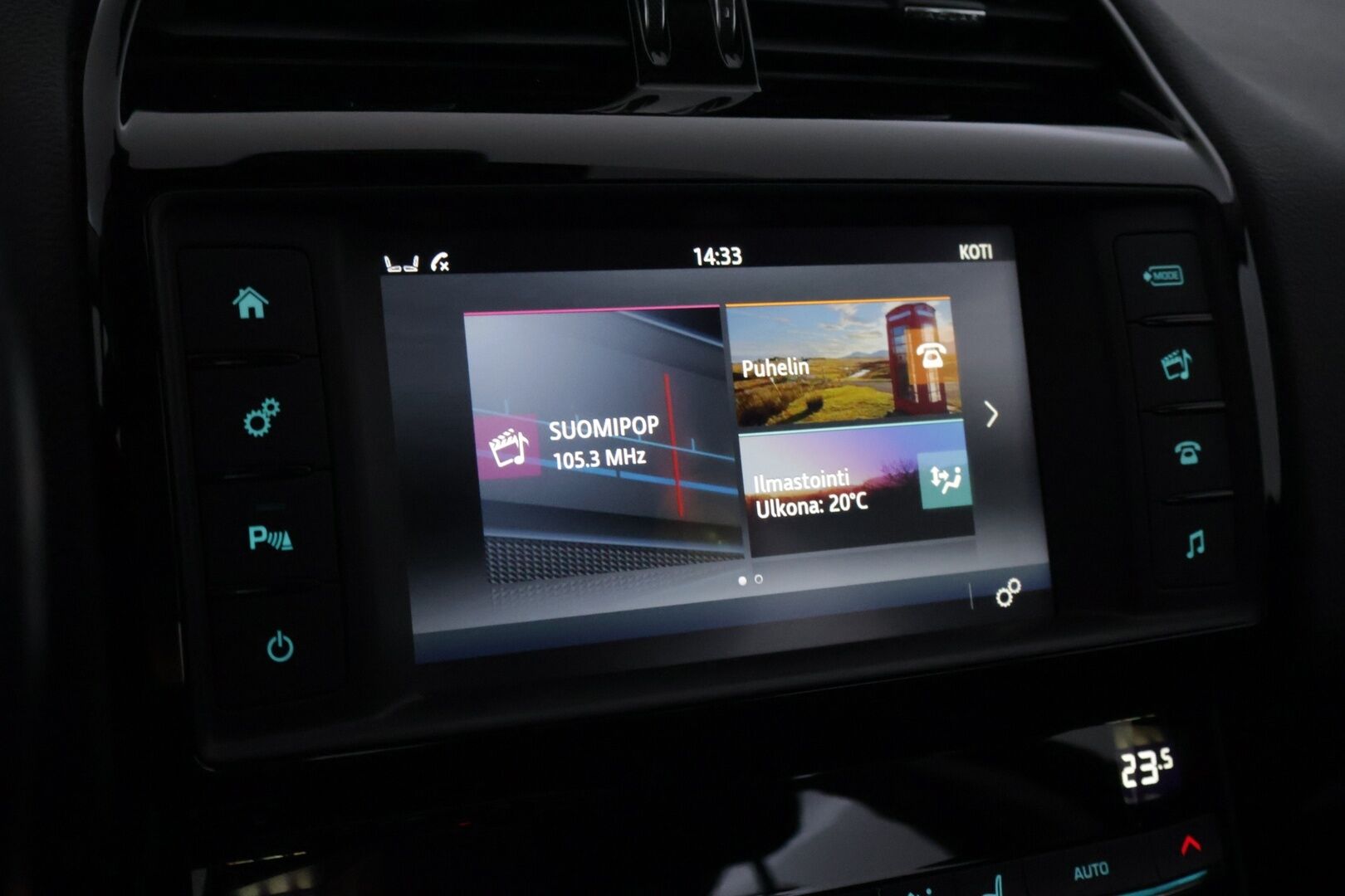 Jaguar XE 2016 E-Performance Pure Plus Aut - YritysOutlet - Myydään vain yrityksille - – Tämä auto myydään YritysOutlet -valikoimasta vain yritykselle