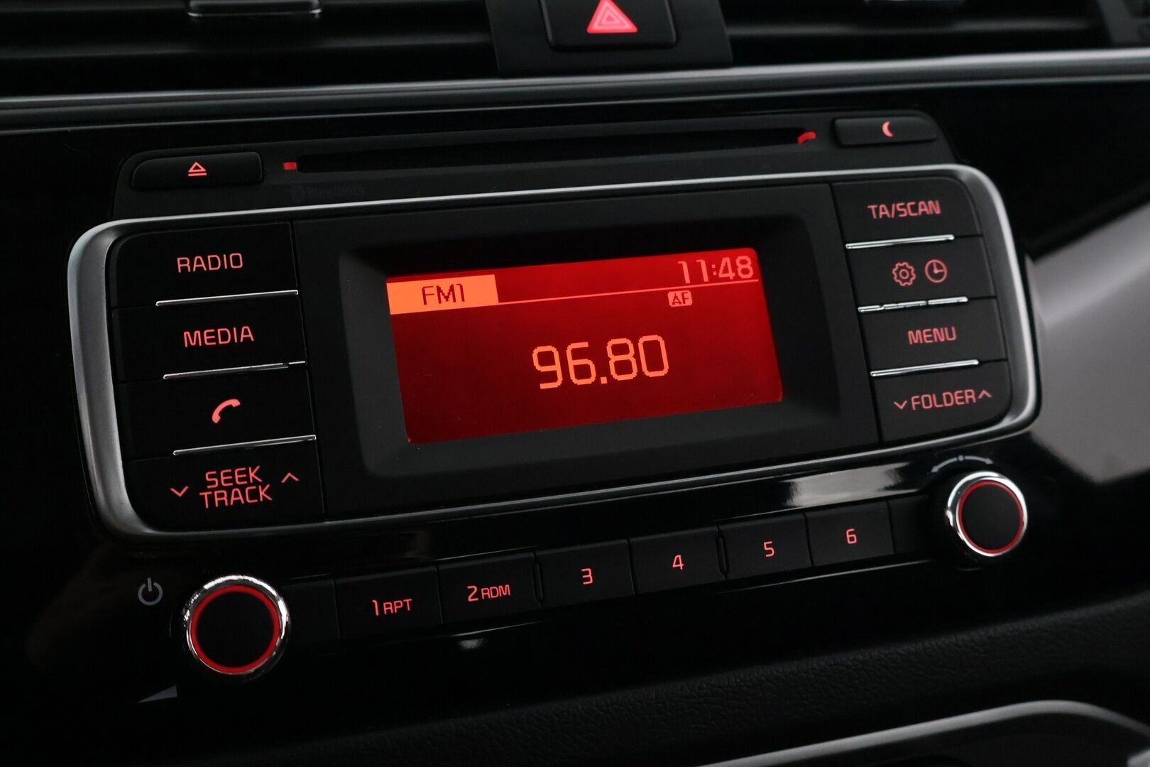 Kia Rio 2016 1.4 EX * Ratinlämmitin / Vakkari / Lohko+sisä / BT-audio * - Kahdet renkaat & alumiinivanteet / Hyvin huollettu! - HULLUT AVAJAISHULINAT KORKOTARJOUS 3,29 %