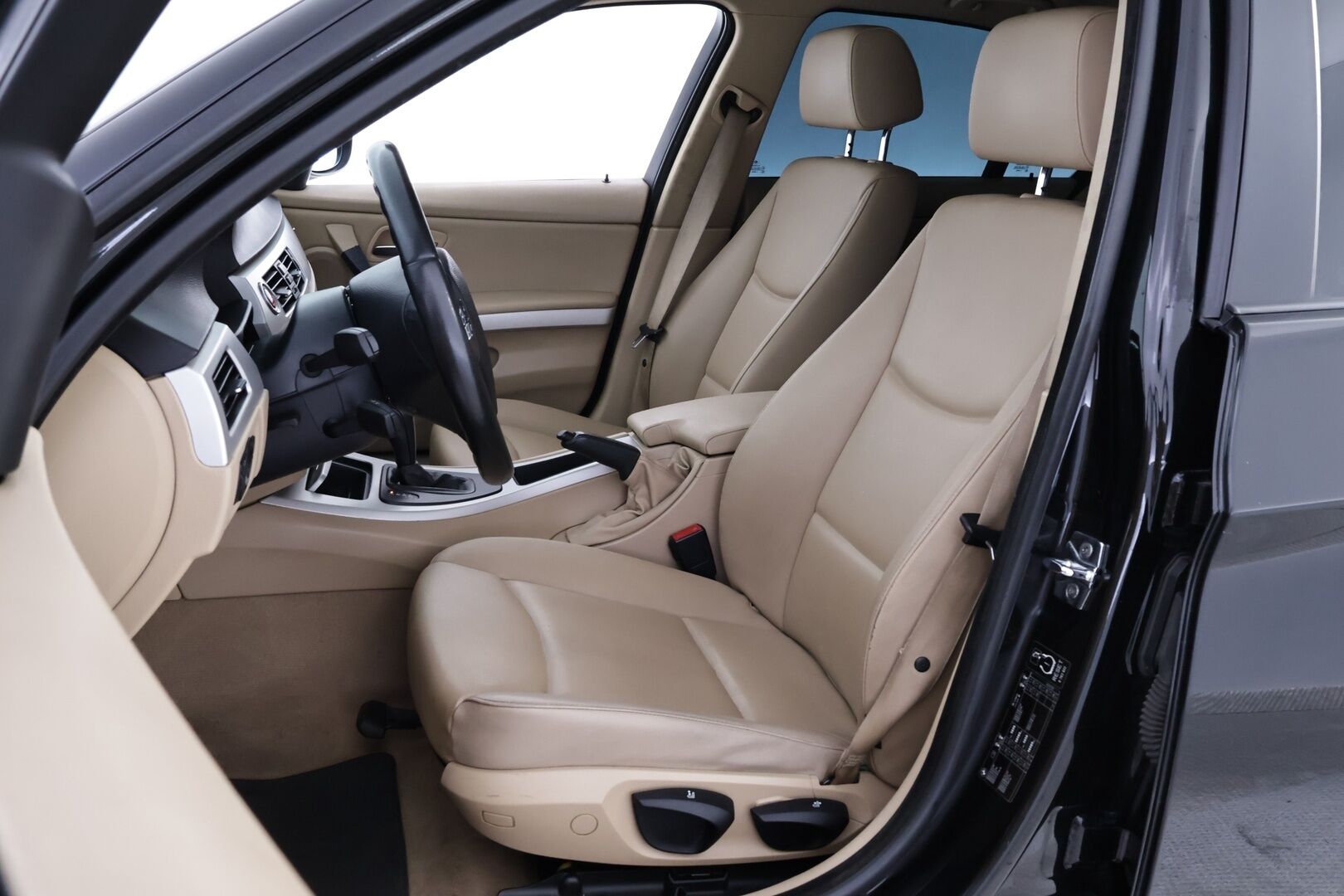 BMW 320 2009 xDrive A E90 Sedan Business Comfort - YritysOutlet - Myydään vain yrityksille - - YritysOutlet - Myydään vain yrityksille