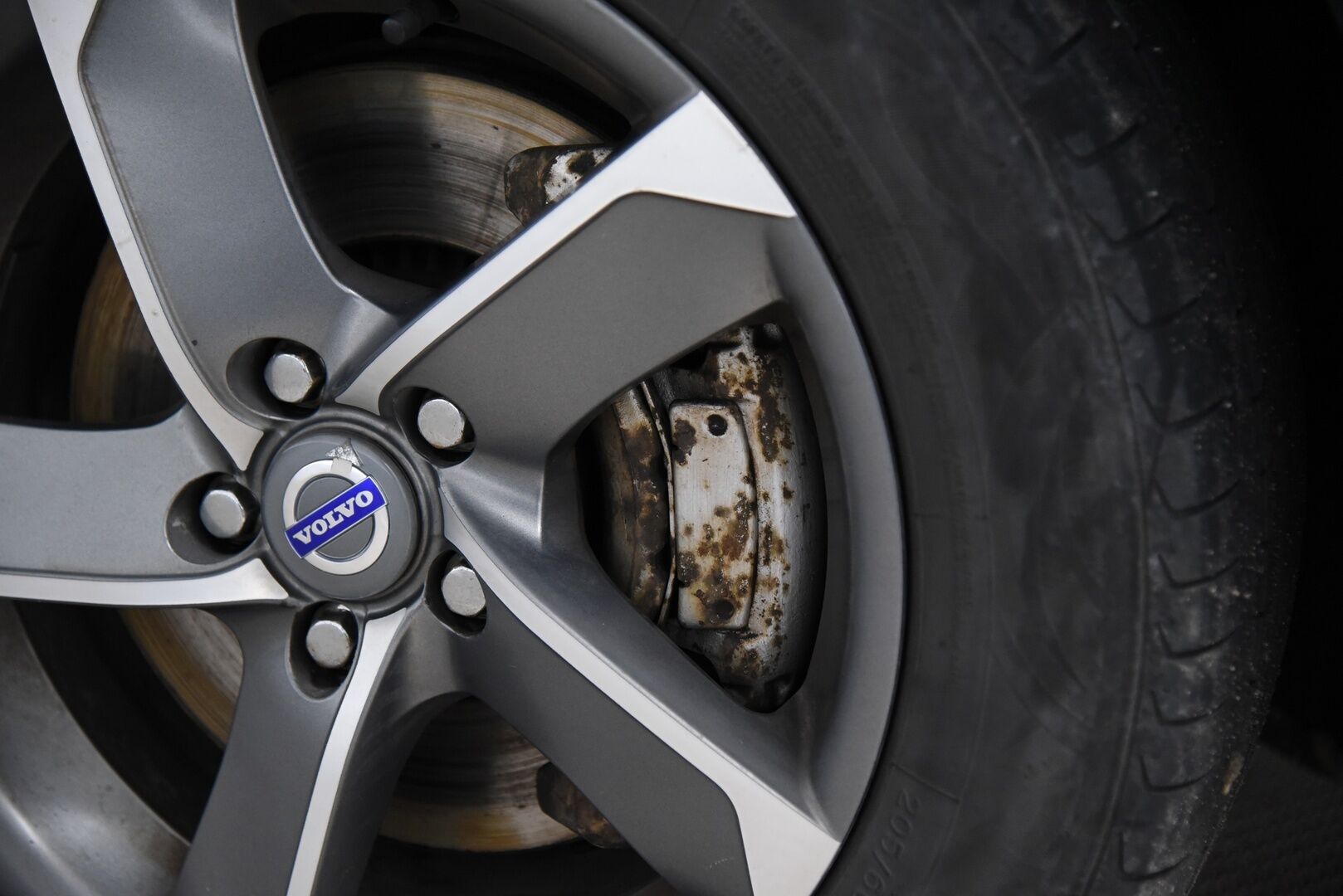 Volvo V70 2011 D5 R-Design aut / Myydään huutokaupat.com:issa! - Myydään vain huutokaupat.com:issa! 
