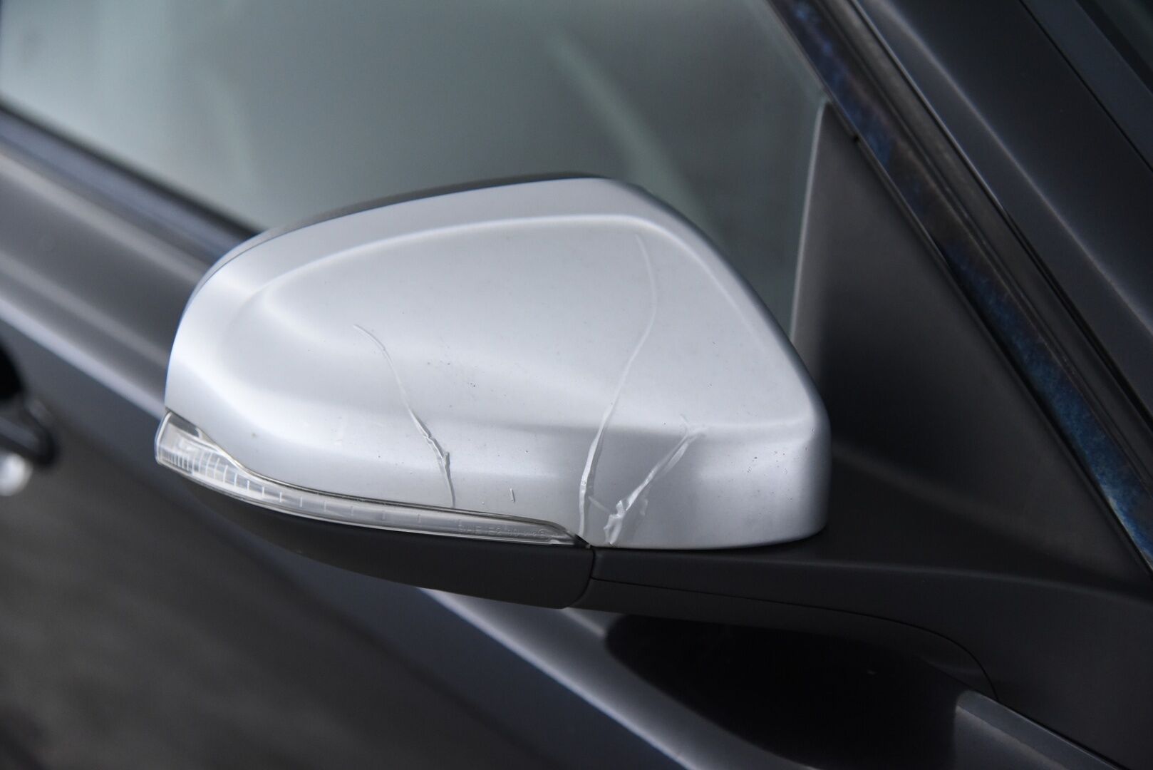 Volvo V70 2011 D5 R-Design aut / Myydään huutokaupat.com:issa! - Myydään vain huutokaupat.com:issa! 