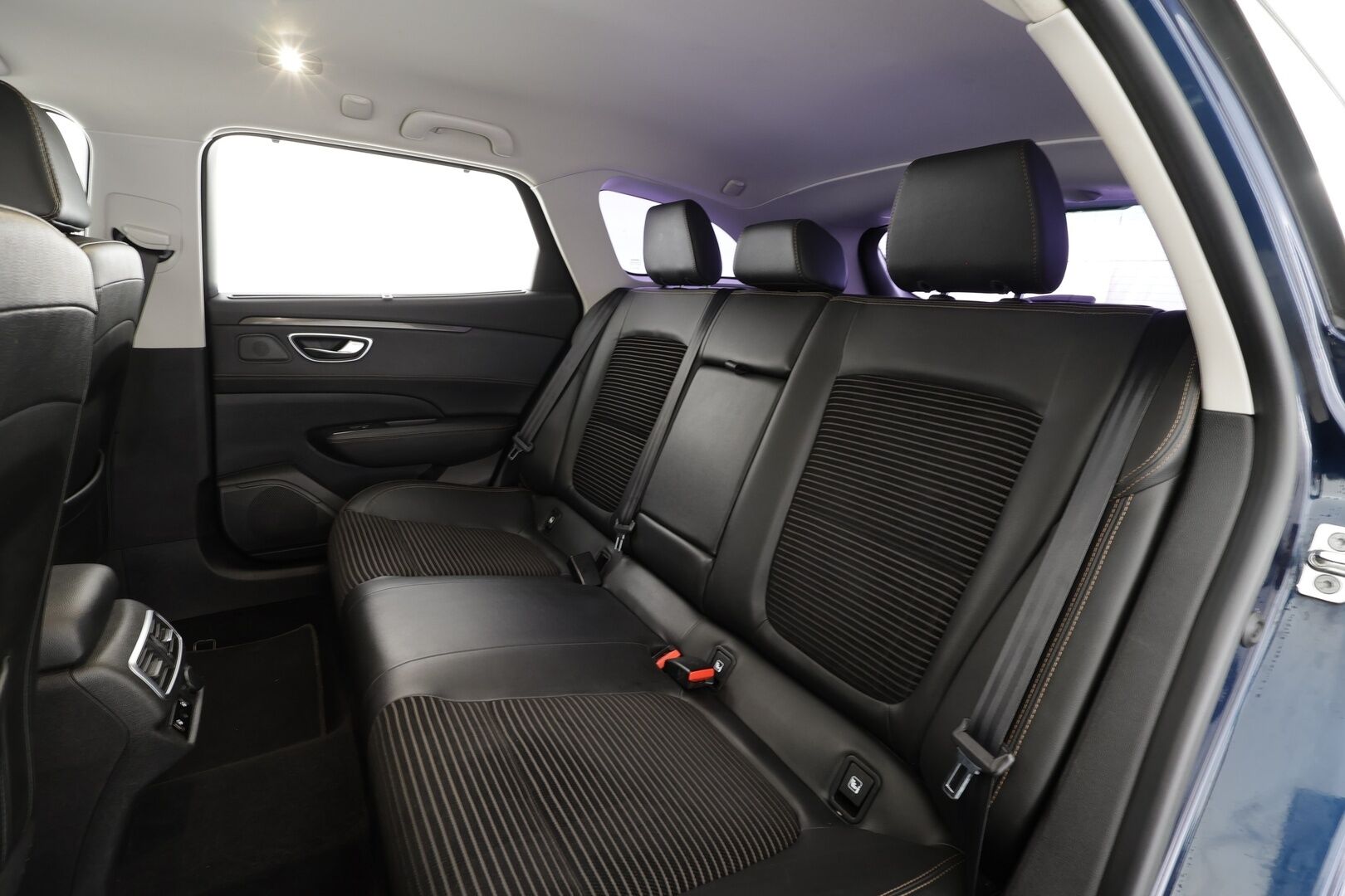 Renault Talisman 2016 Sport Tourer dCi 110 EDC-aut Intens * ACC / LED / Hierovapenkki / Navi / Kaistavahti / Katveavustin / P.Kamera * - HULLUT VARUSTEET! / Ei Adbluea / Suomi-auto / Ratinlämmitin / HUD / BLISS / Adapt. vak / Kaistallapito avustin