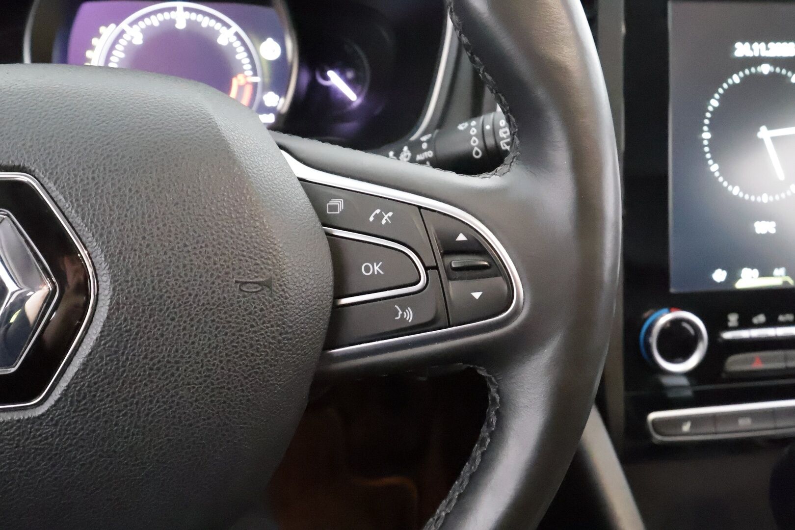 Renault Talisman 2016 Sport Tourer dCi 110 EDC-aut Intens * ACC / LED / Hierovapenkki / Navi / Kaistavahti / Katveavustin / P.Kamera * - HULLUT VARUSTEET! / Ei Adbluea / Suomi-auto / Ratinlämmitin / HUD / BLISS / Adapt. vak / Kaistallapito avustin