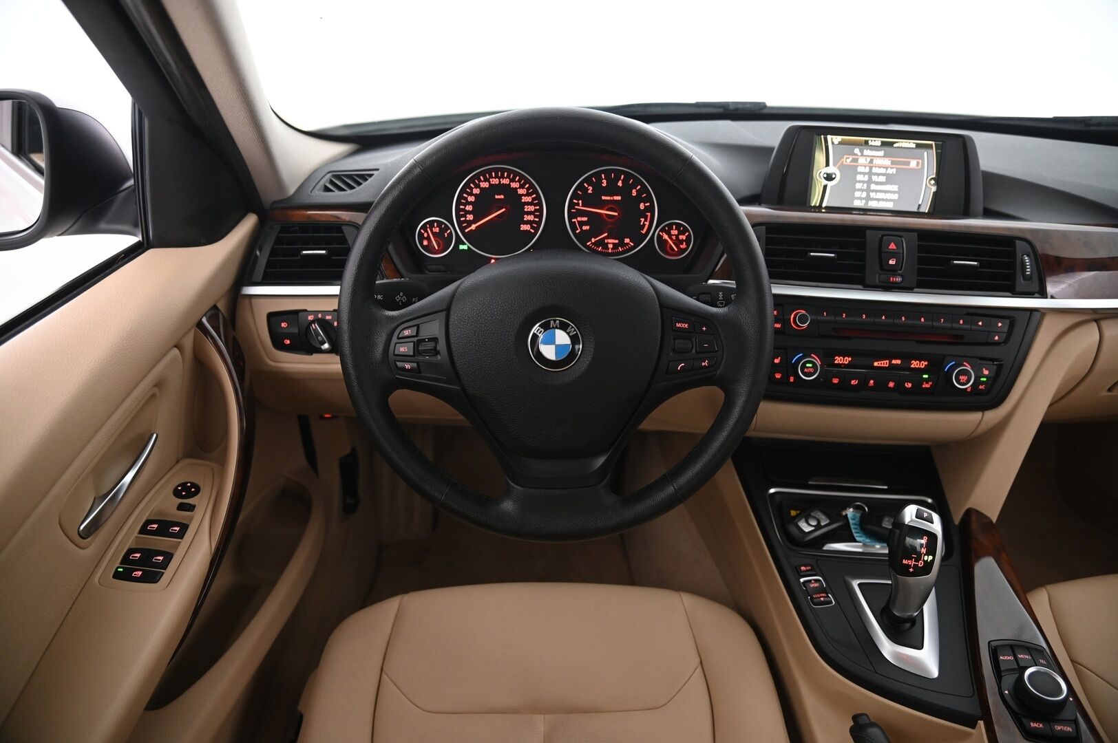 BMW 328 2013 TwinPower Turbo A F30 Sedan Business*Kattoluukku / Muistipenkki / ratinlämmitin* - *Katso mitkä kilometrit!* - HULLUT AVAJAISHULINAT KORKOTARJOUS 3,29 %