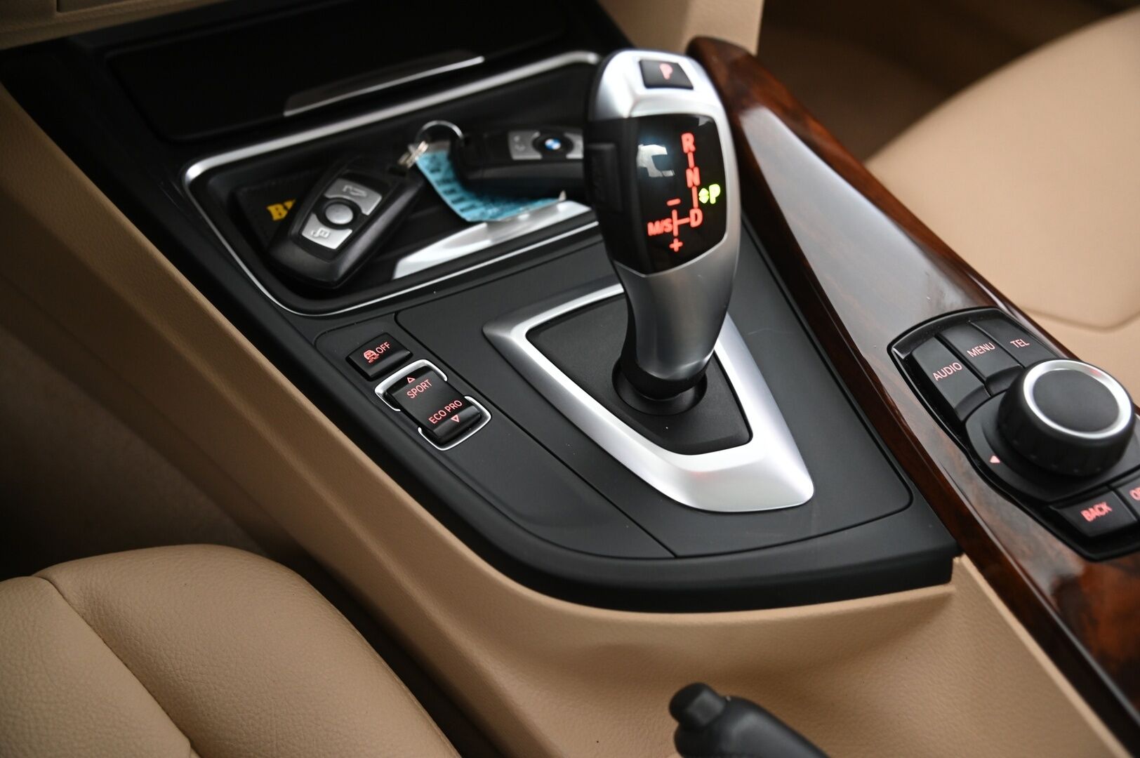 BMW 328 2013 TwinPower Turbo A F30 Sedan Business*Kattoluukku / Muistipenkki / ratinlämmitin* - *Katso mitkä kilometrit!* - HULLUT AVAJAISHULINAT KORKOTARJOUS 3,29 %