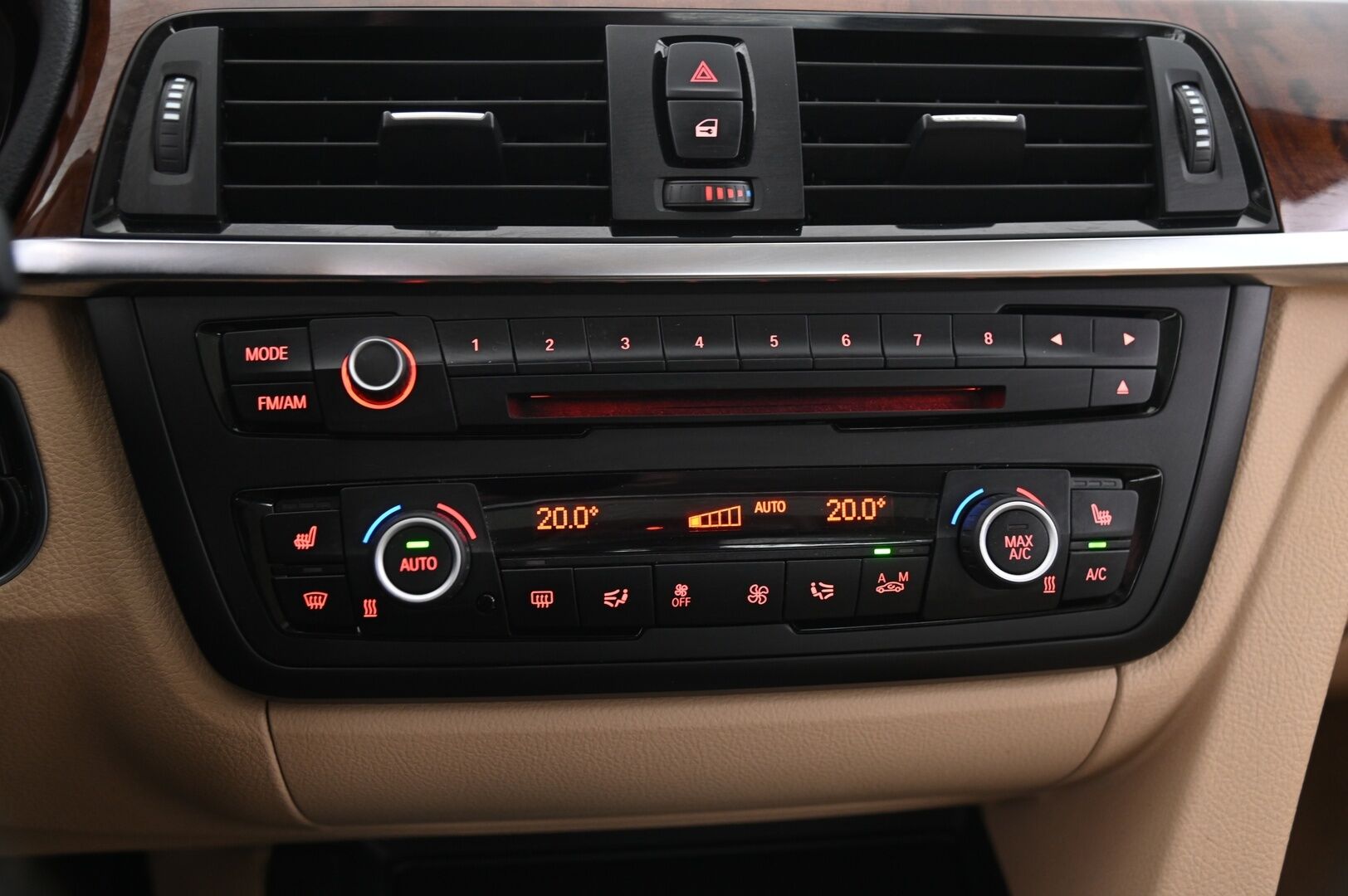 BMW 328 2013 TwinPower Turbo A F30 Sedan Business*Kattoluukku / Muistipenkki / ratinlämmitin* - *Katso mitkä kilometrit!* - HULLUT AVAJAISHULINAT KORKOTARJOUS 3,29 %