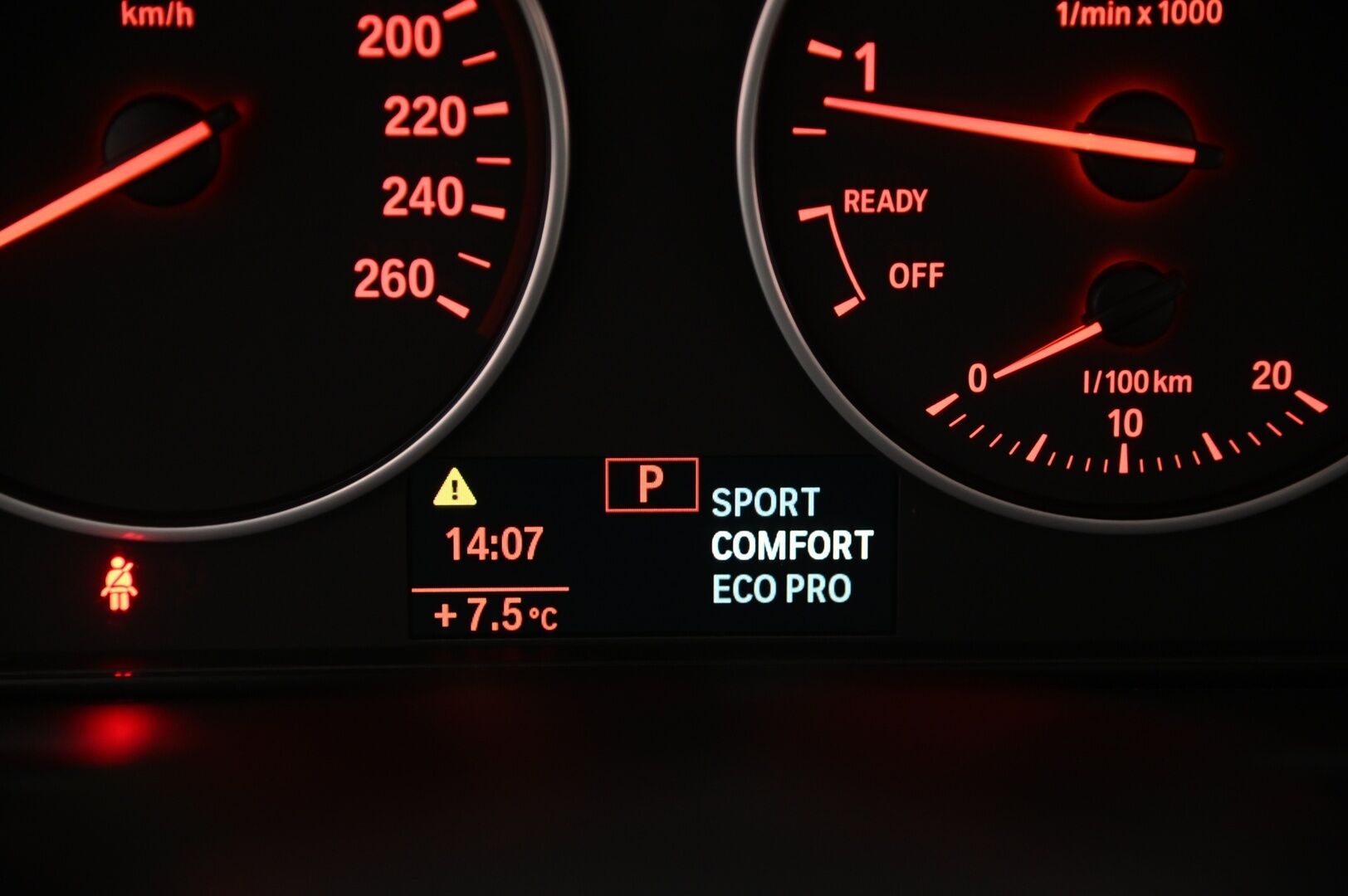 BMW 328 2013 TwinPower Turbo A F30 Sedan Business - Katso kilometrit! | Kattoluukku | Muistipenkki | ratinlämmitin | 