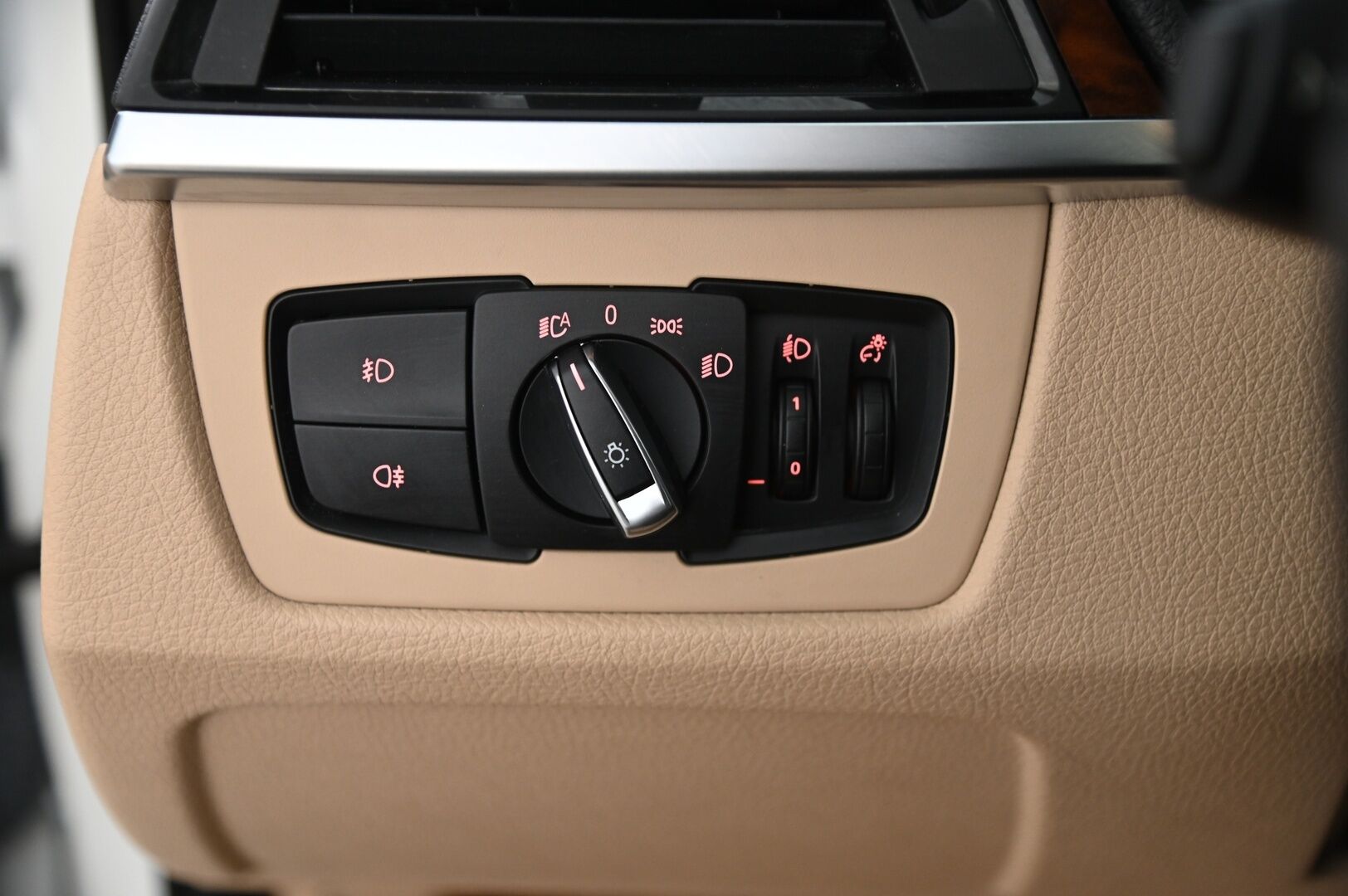 BMW 328 2013 TwinPower Turbo A F30 Sedan Business*Kattoluukku / Muistipenkki / ratinlämmitin* - *Katso mitkä kilometrit!* - HULLUT AVAJAISHULINAT KORKOTARJOUS 3,29 %