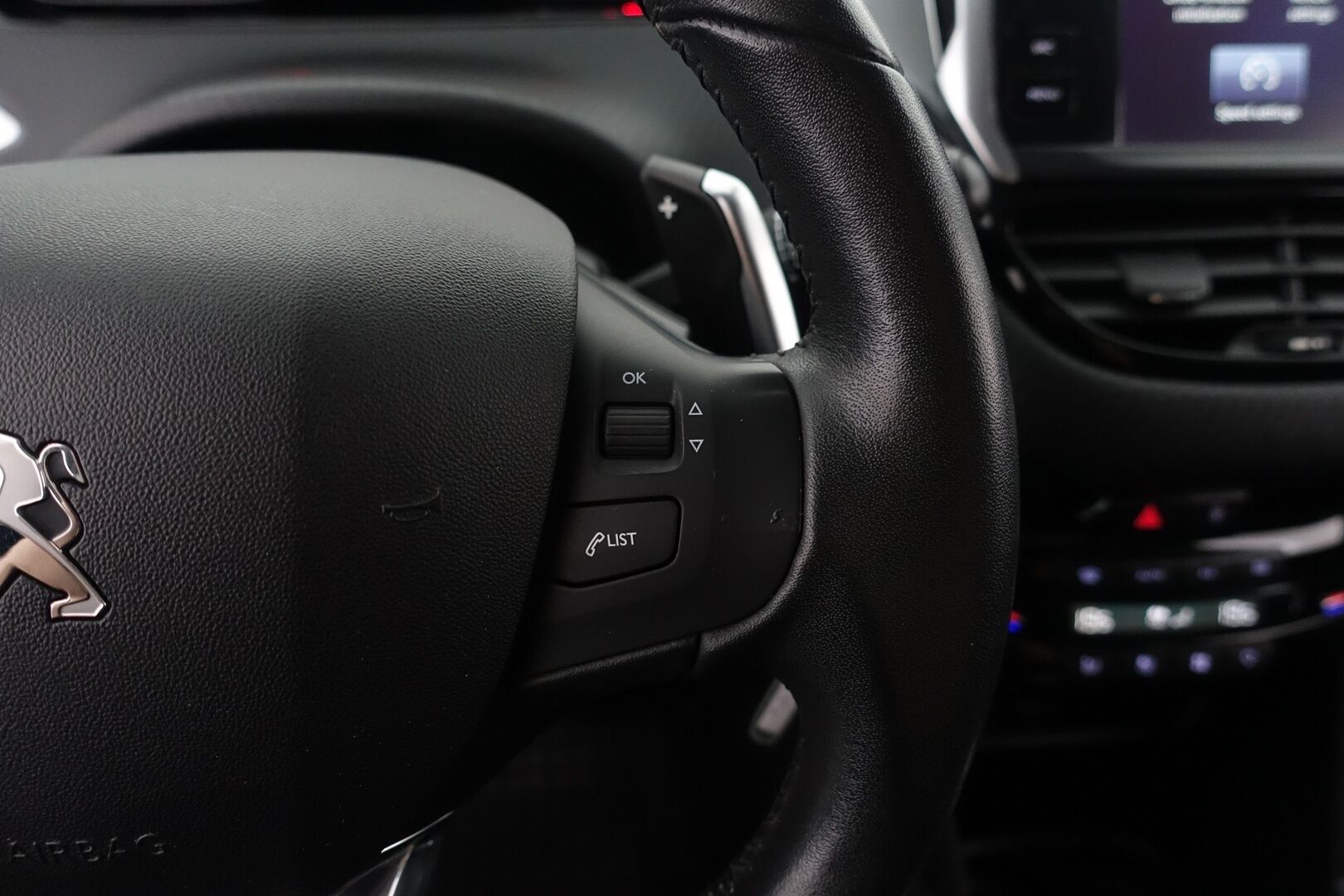 Peugeot 208 2016 Style VTi 82 5-ov ETG Automaatti - Suomi-auto | Start-Stop | Vakkari | Auto. ilmastointi | Penkinlämmitin | 2x Renkaat |